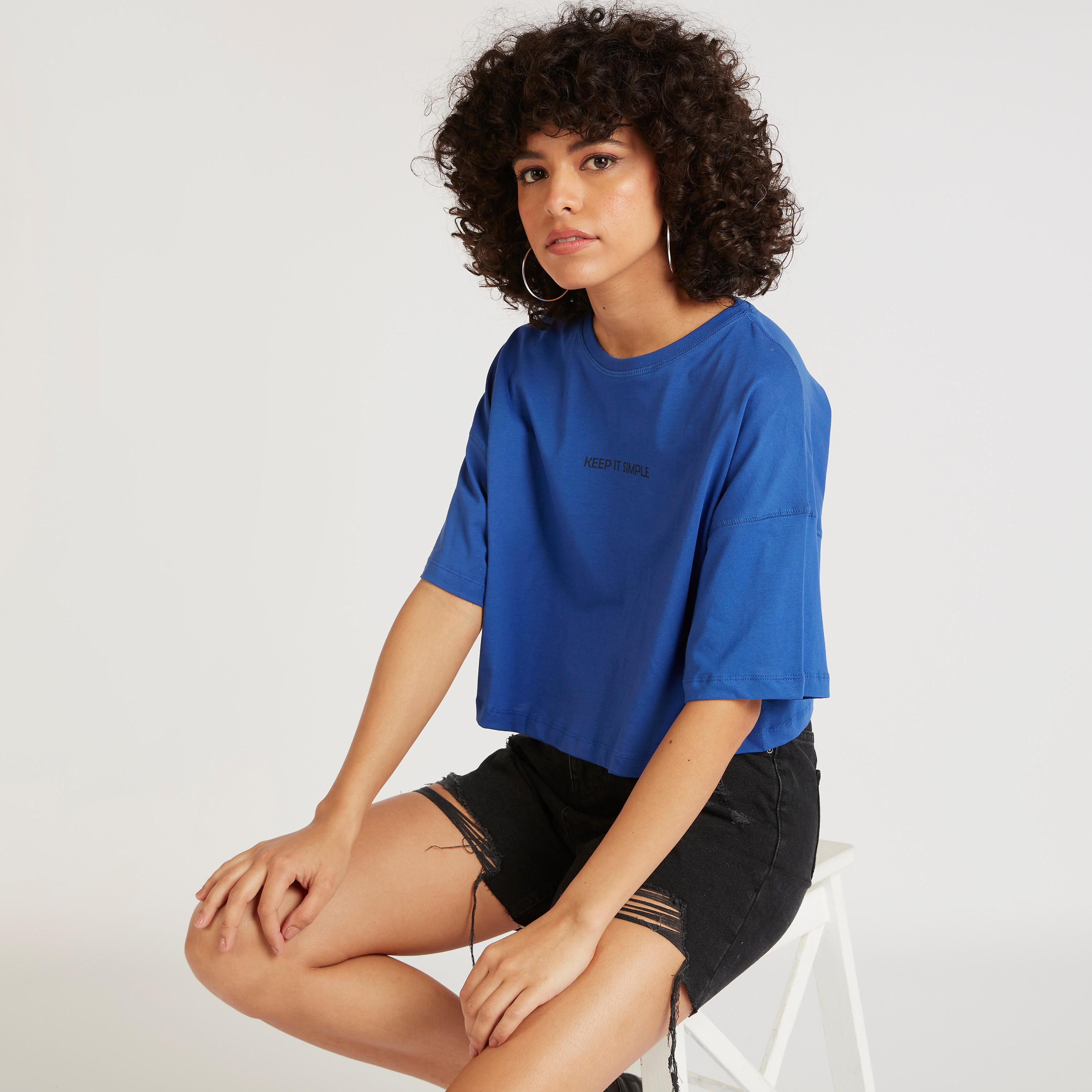 تيشيرت قصير بياقة مستديرة وأكمام قصيرة وطبعات-women-clothing-tshirts-image-1