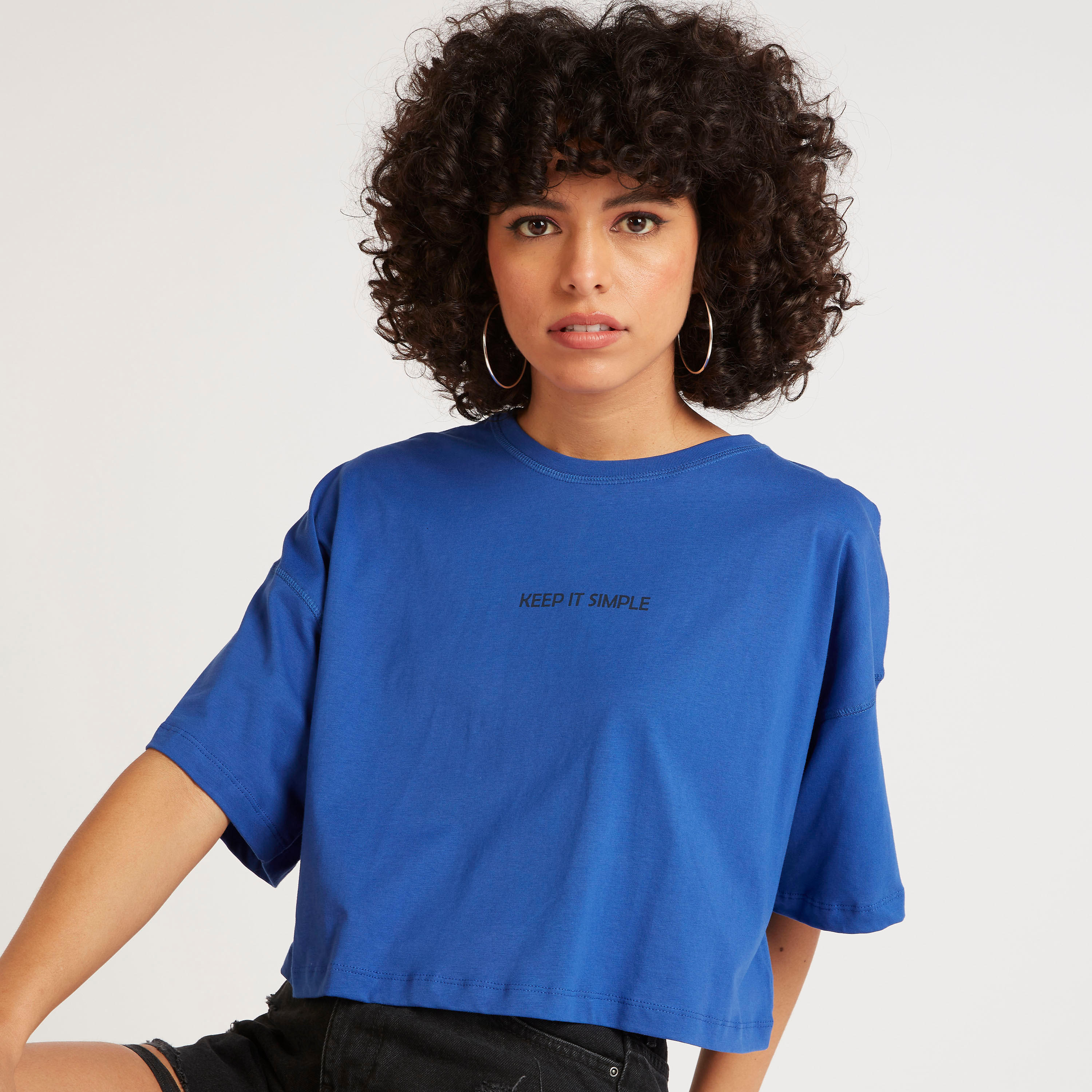 تيشيرت قصير بياقة مستديرة وأكمام قصيرة وطبعات-women-clothing-tshirts-image-5