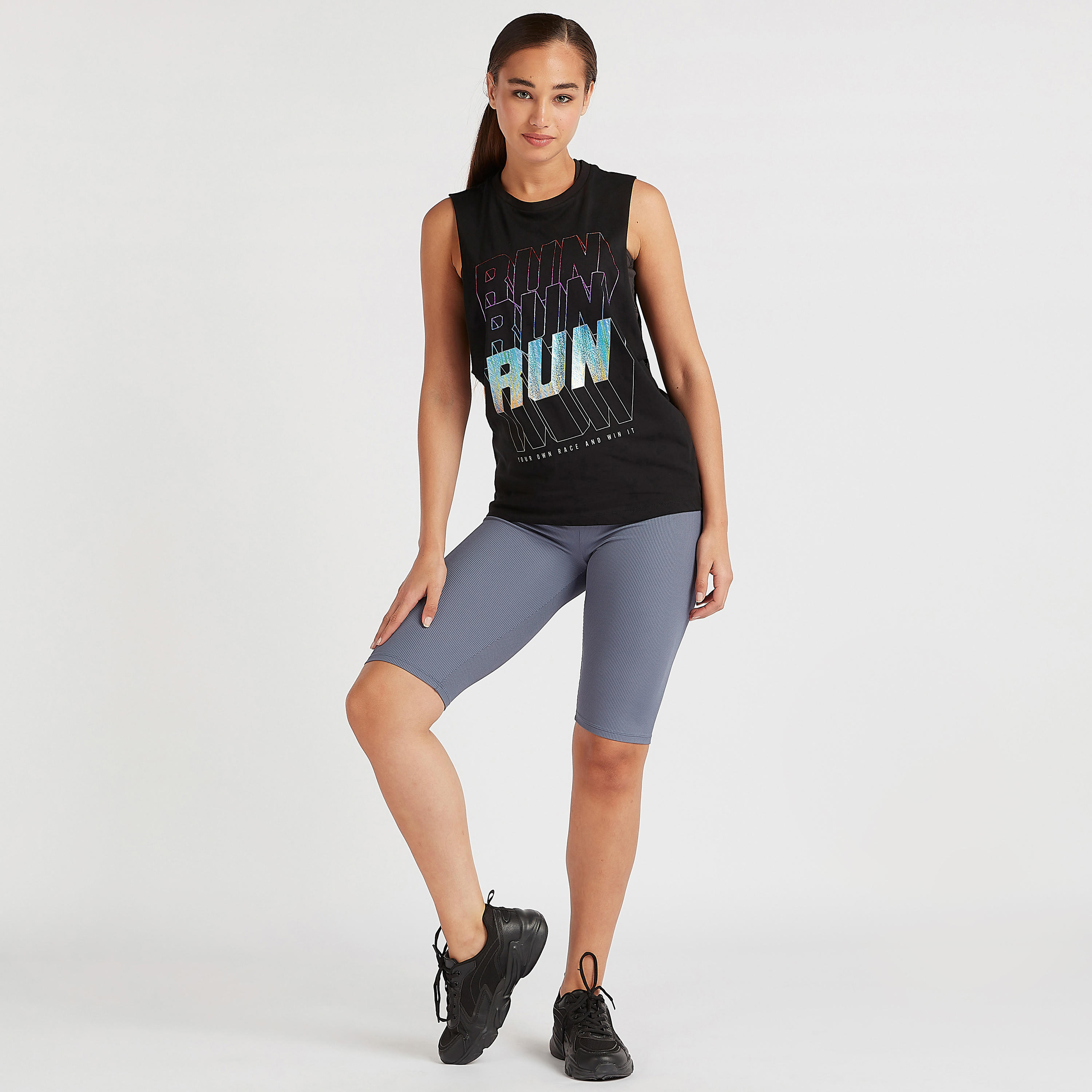 فيست بياقة مستديرة وطبعات تايبوجرافيك-women-clothing-tshirts-image-2