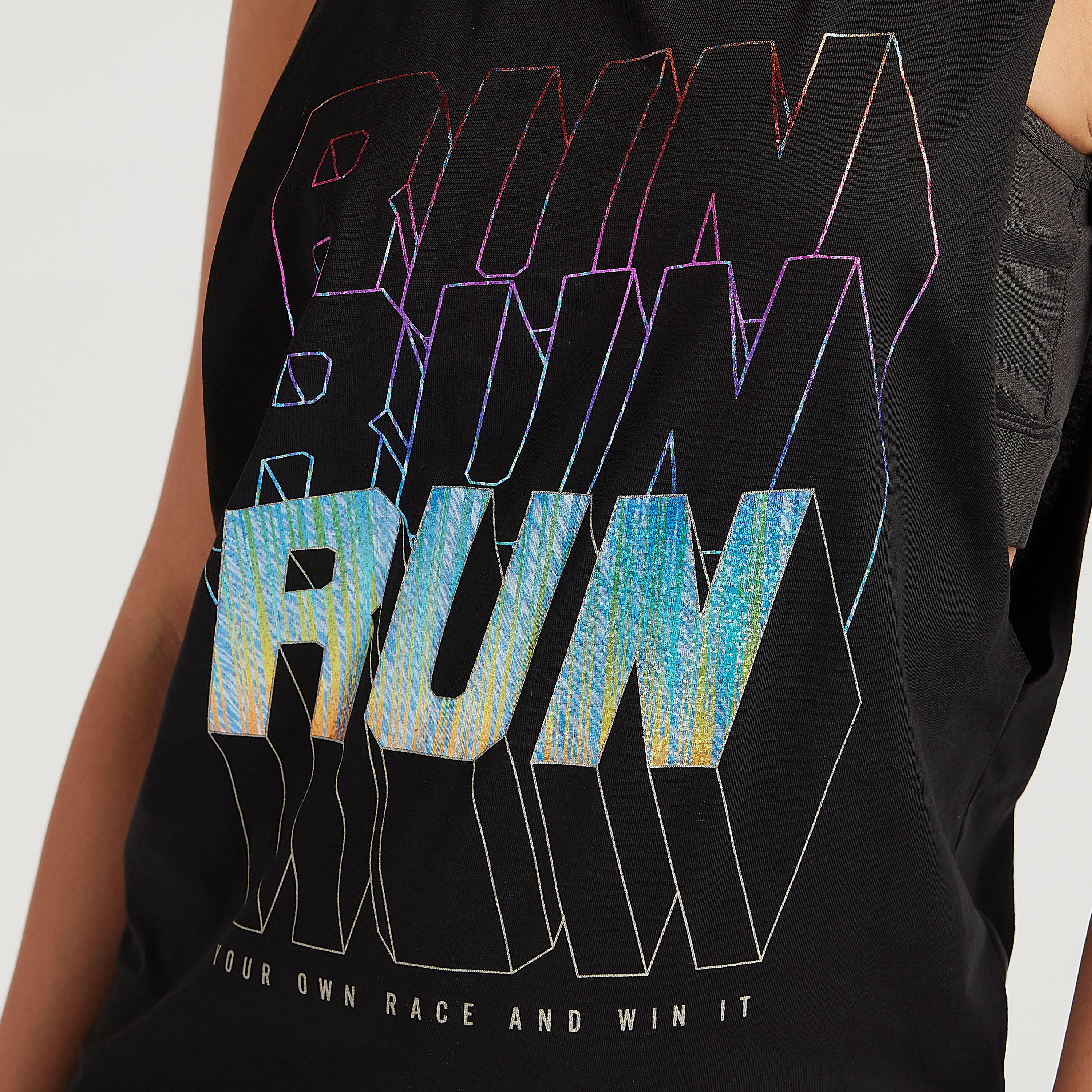فيست بياقة مستديرة وطبعات تايبوجرافيك-women-clothing-tshirts-image-4