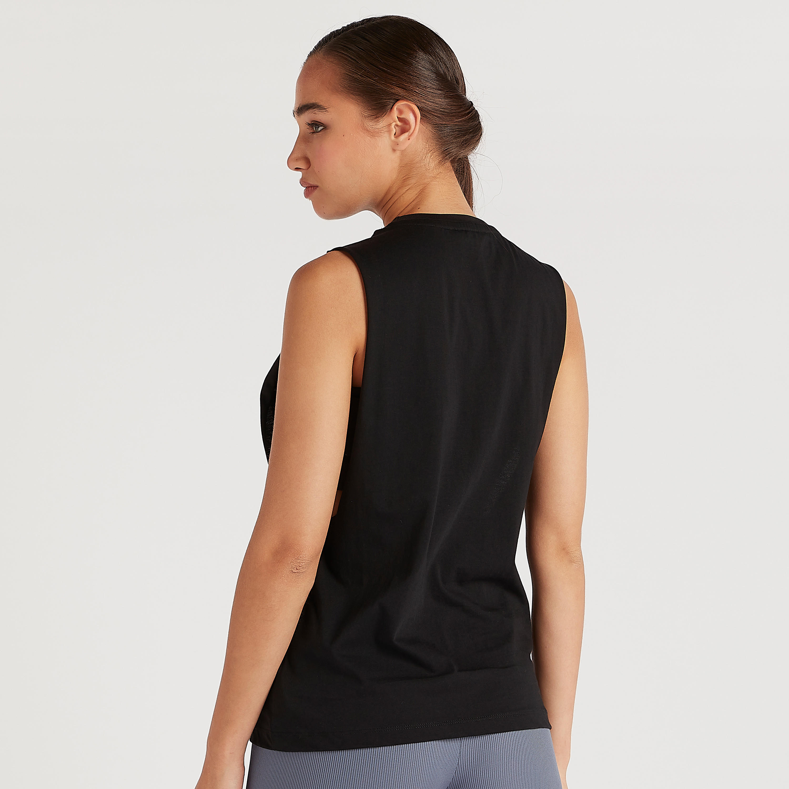 فيست بياقة مستديرة وطبعات تايبوجرافيك-women-clothing-tshirts-image-5