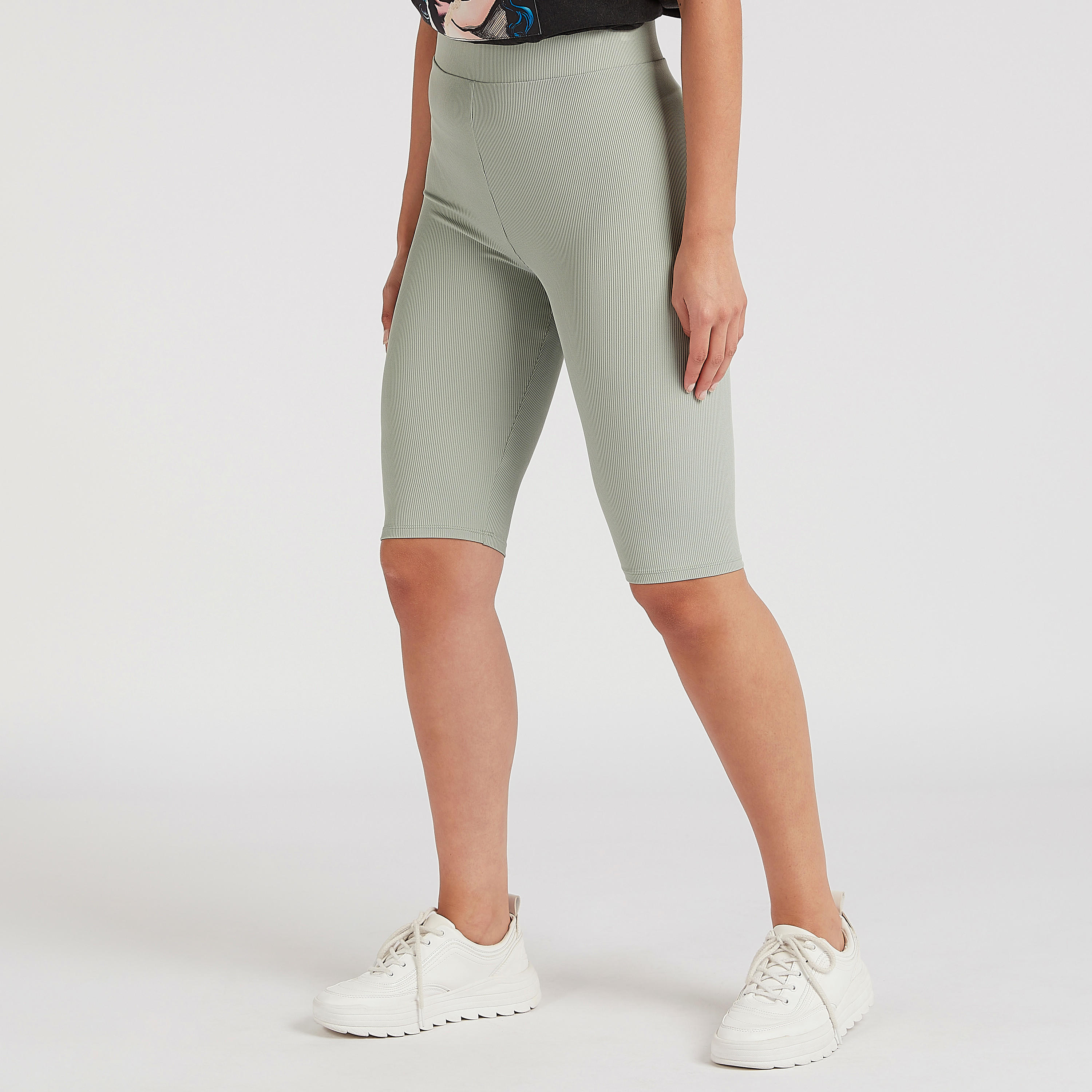 شورت بارز الملمس بخصر مطّاطي مرتفع-women-clothing-bottoms-shorts-image-1