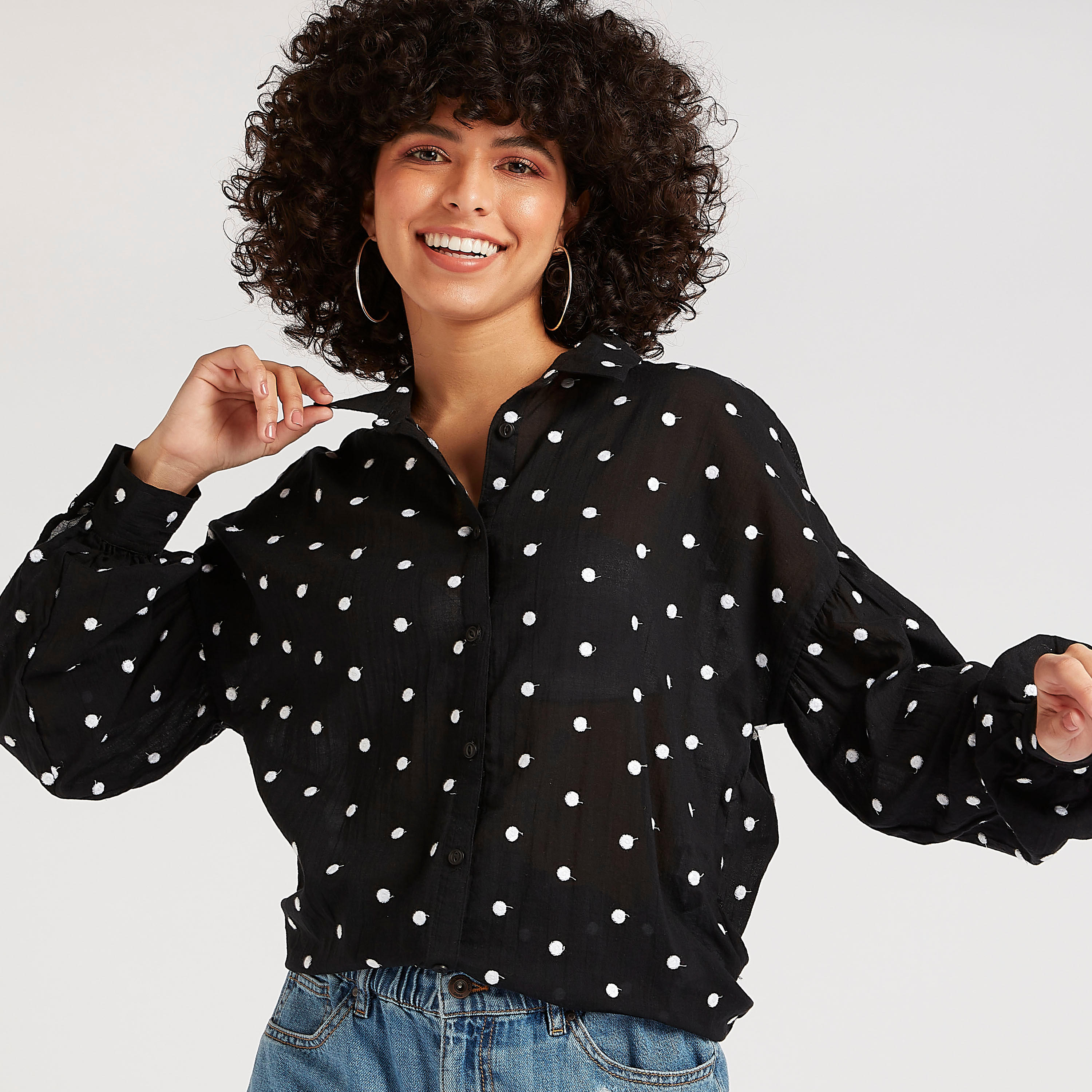 قميص بأكمام طويلة وطبعات منقّطة-women-clothing-shirtsandblouses-shirts-image-1