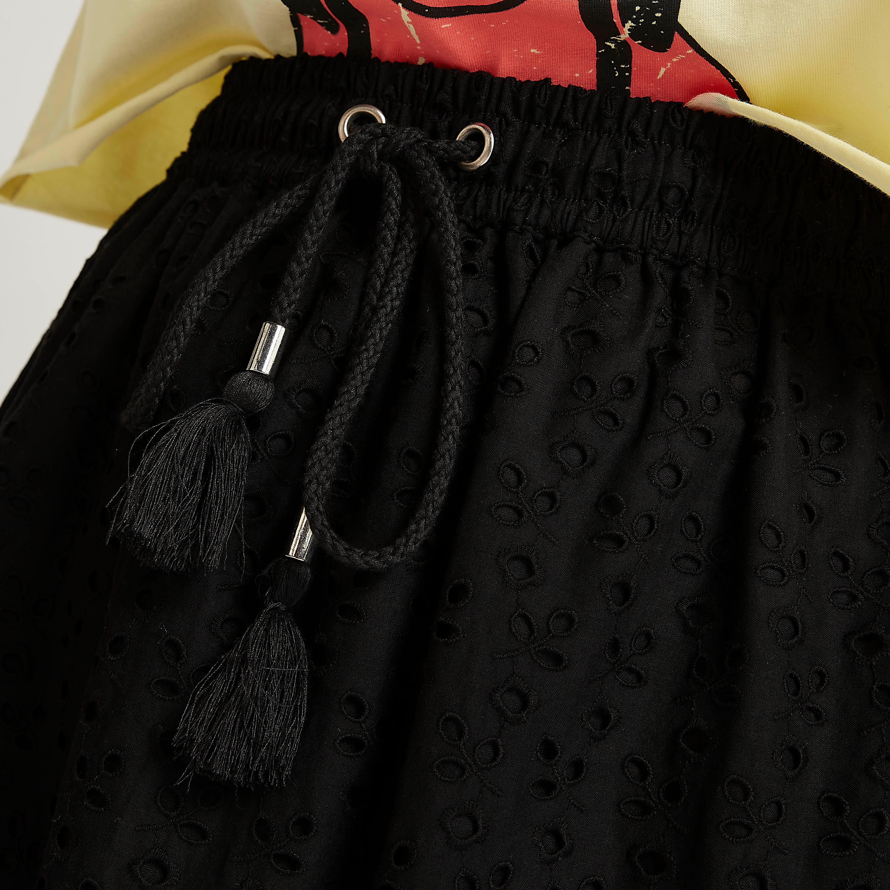 تنورة ميدي إيه لاين بتفاصيل دانتيل مع رباط إغلاق-women-clothing-bottoms-skirts-image-4