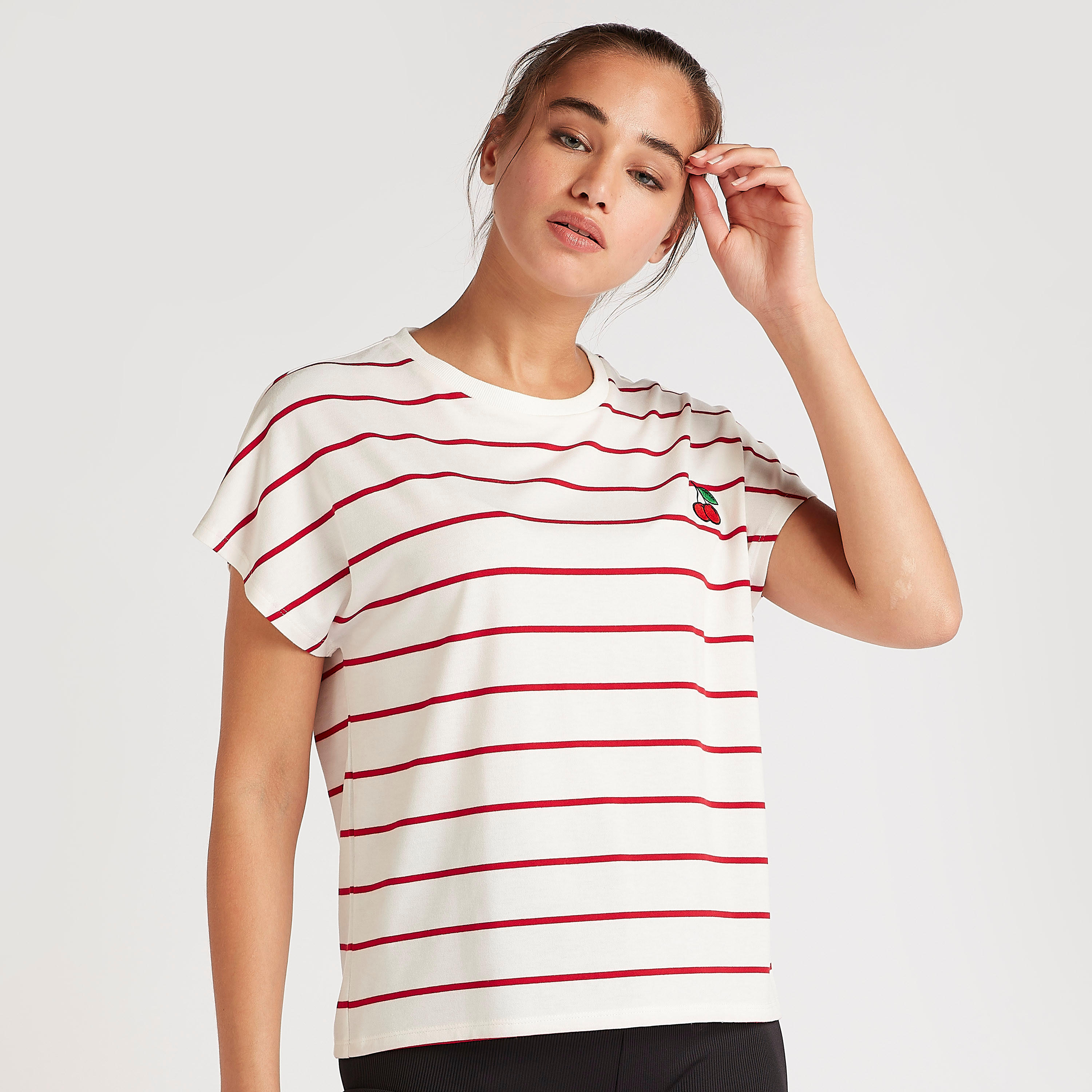 تيشيرت مخطّط بياقة ضيّقة وأكمام قصيرة-women-clothing-tshirts-image-1