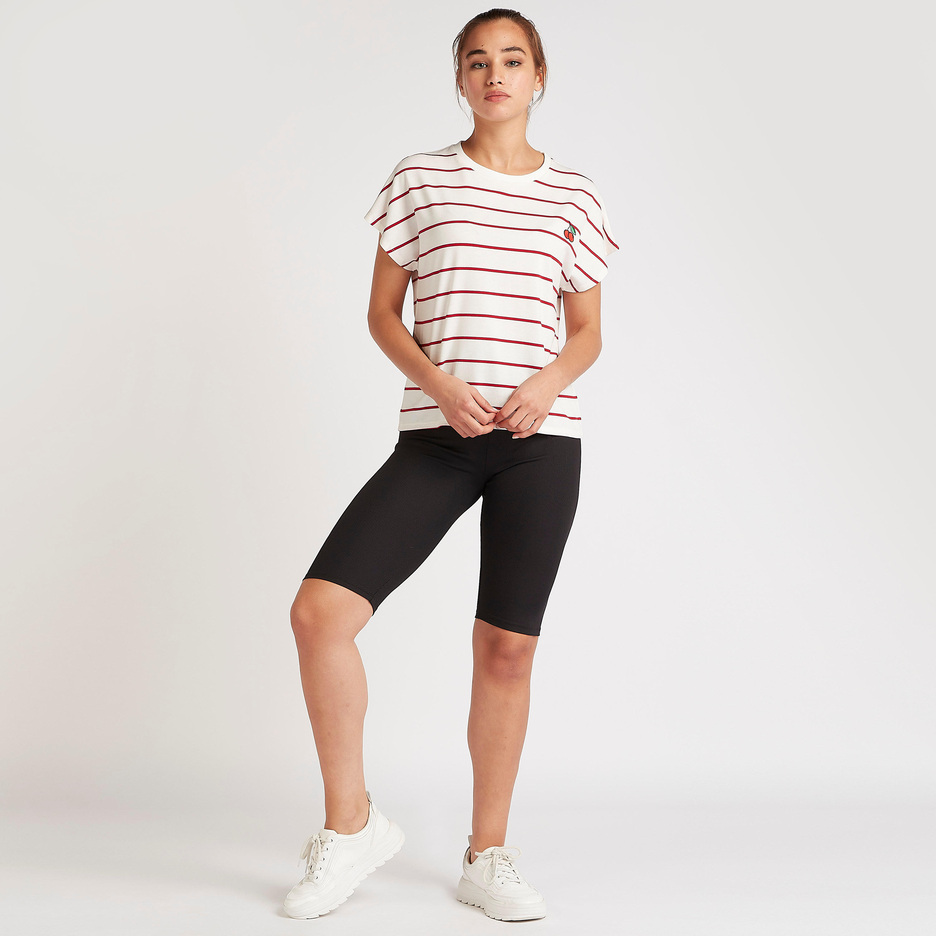 تيشيرت مخطّط بياقة ضيّقة وأكمام قصيرة-women-clothing-tshirts-image-2