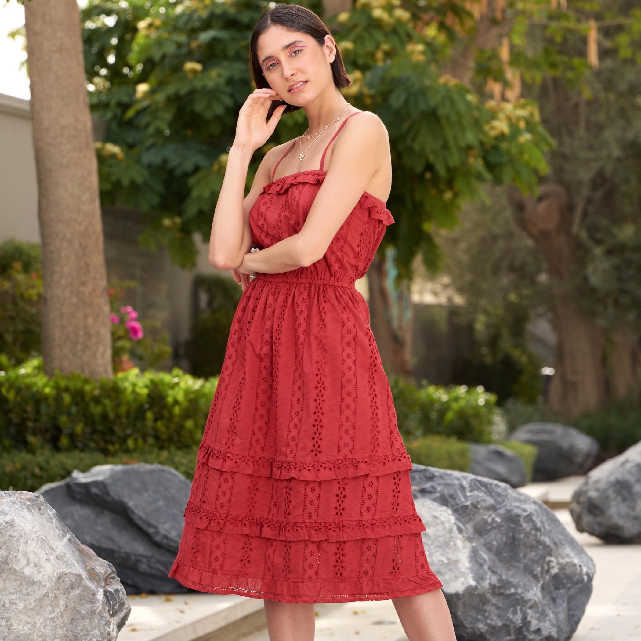 فستان ميدي إيه لاين بتفاصيل كشكشة وأكمام قصيرة-women-clothing-dresses-image-1
