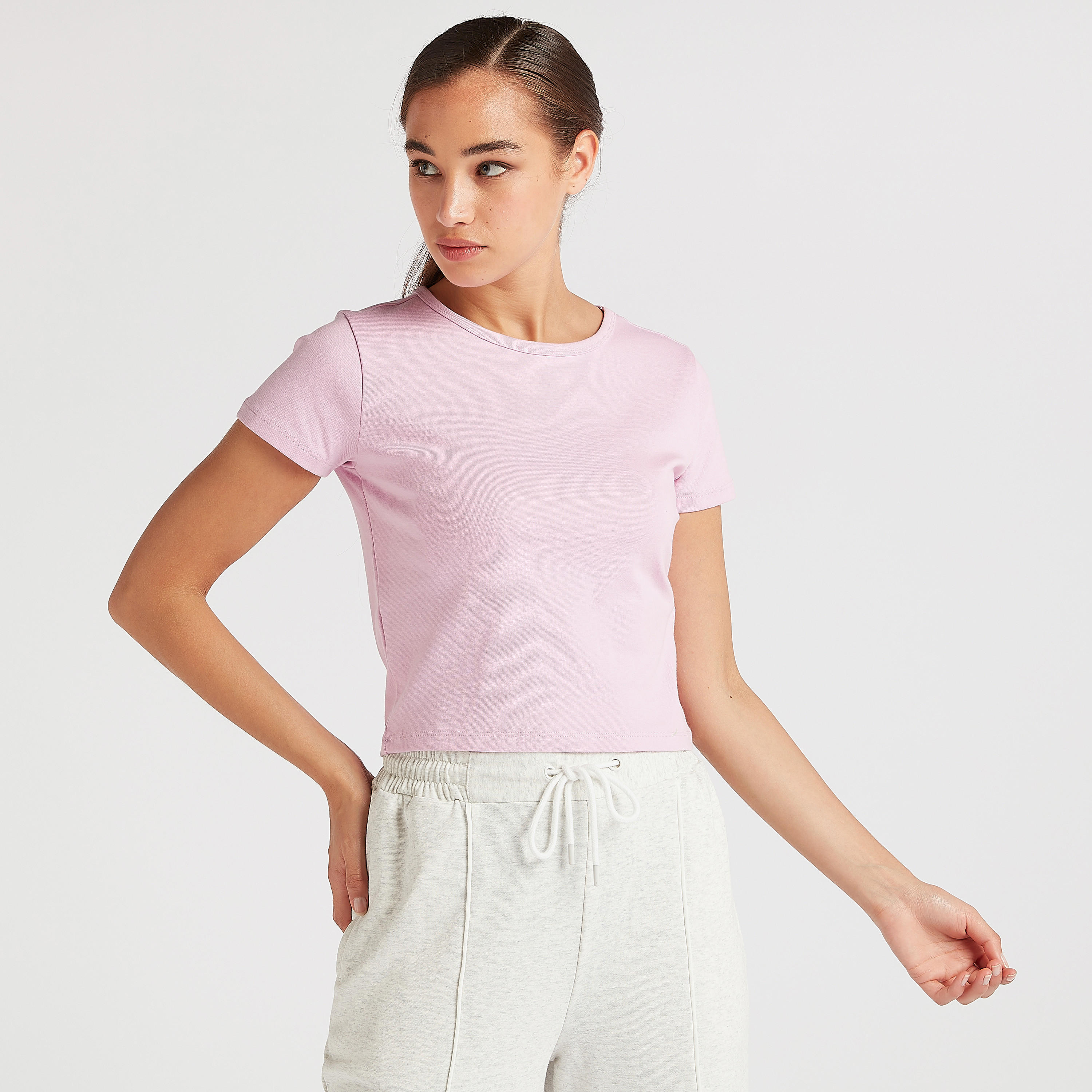 تيشيرت قصير سادة بياقة ضيّقة وأكمام قصيرة-women-clothing-tshirts-image-1
