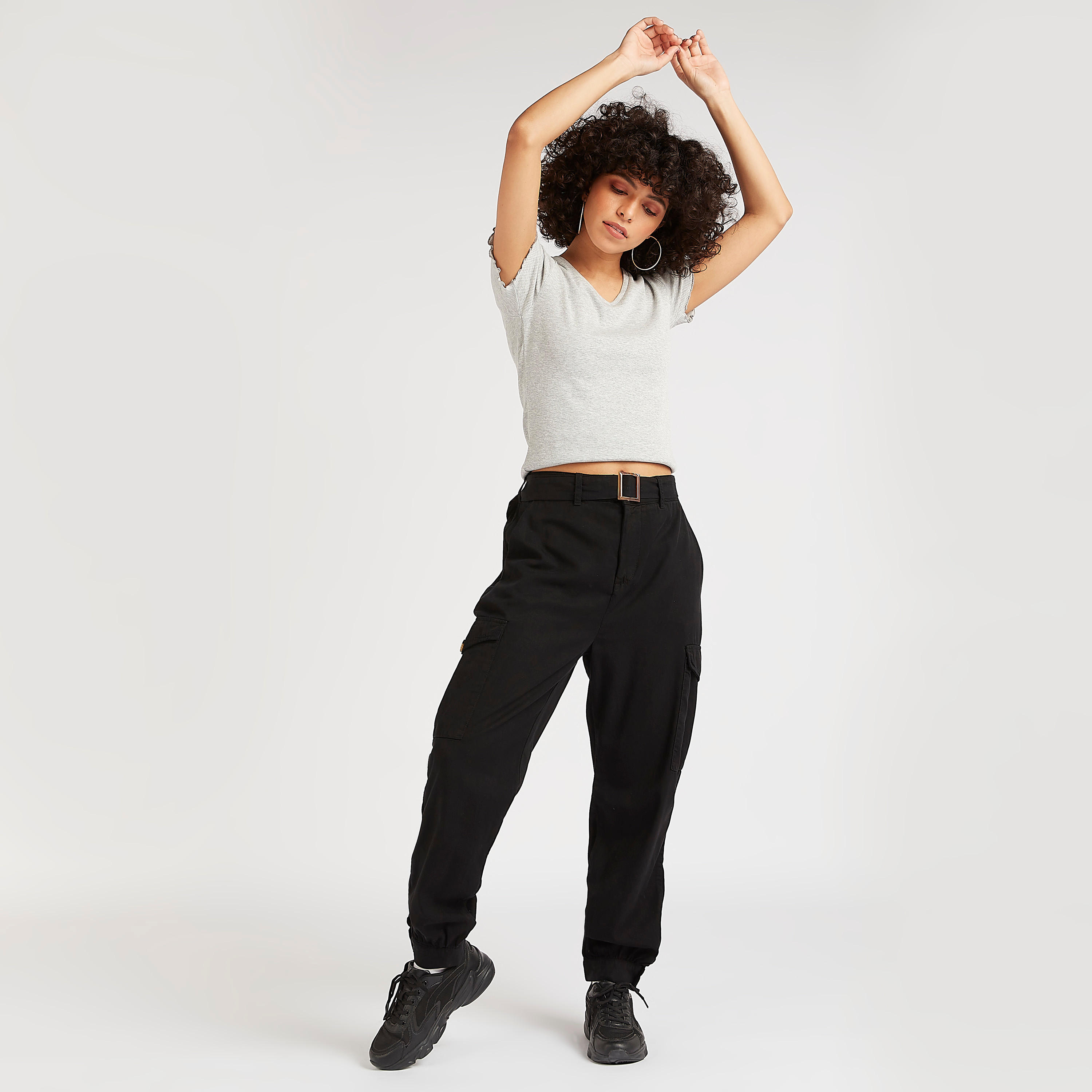 بنطلون كارجو سادة بخصر متوسّط الارتفاع وجيوب-women-clothing-bottoms-joggers-image-7