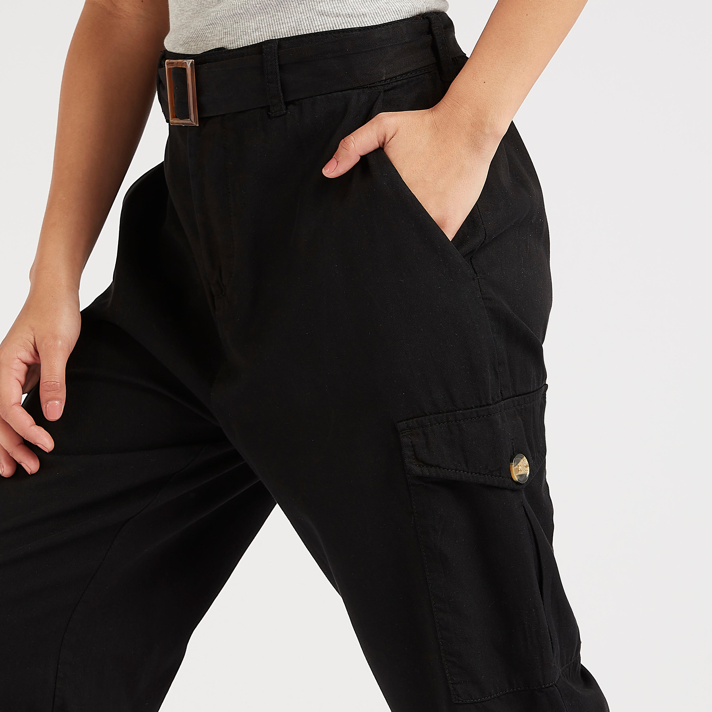 بنطلون كارجو سادة بخصر متوسّط الارتفاع وجيوب-women-clothing-bottoms-joggers-image-3
