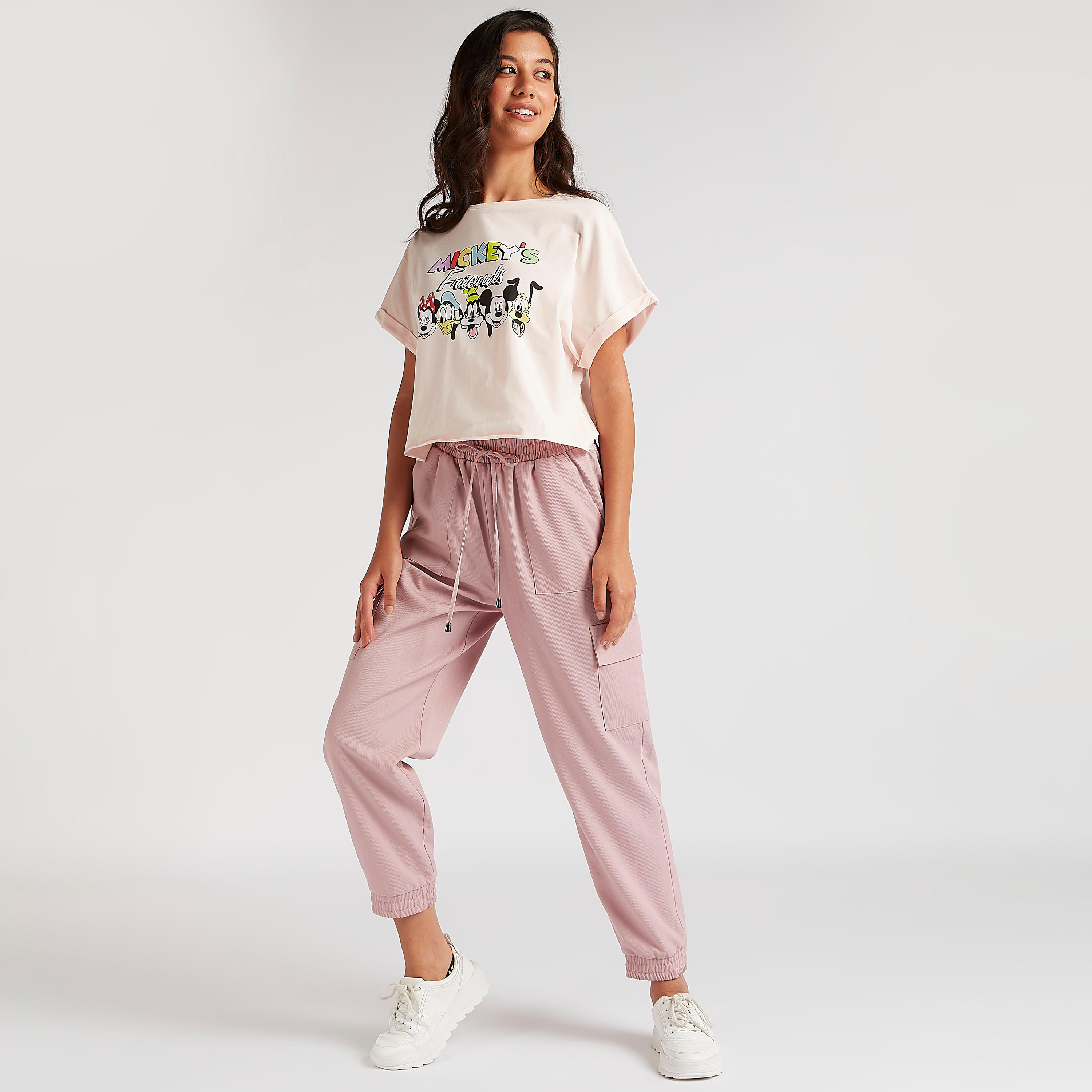 بنطلون رياضي كارجو بارز الملمس بخصر متوسط الارتفاع مع رباط إغلاق وجيوب-women-clothing-bottoms-joggers-image-4