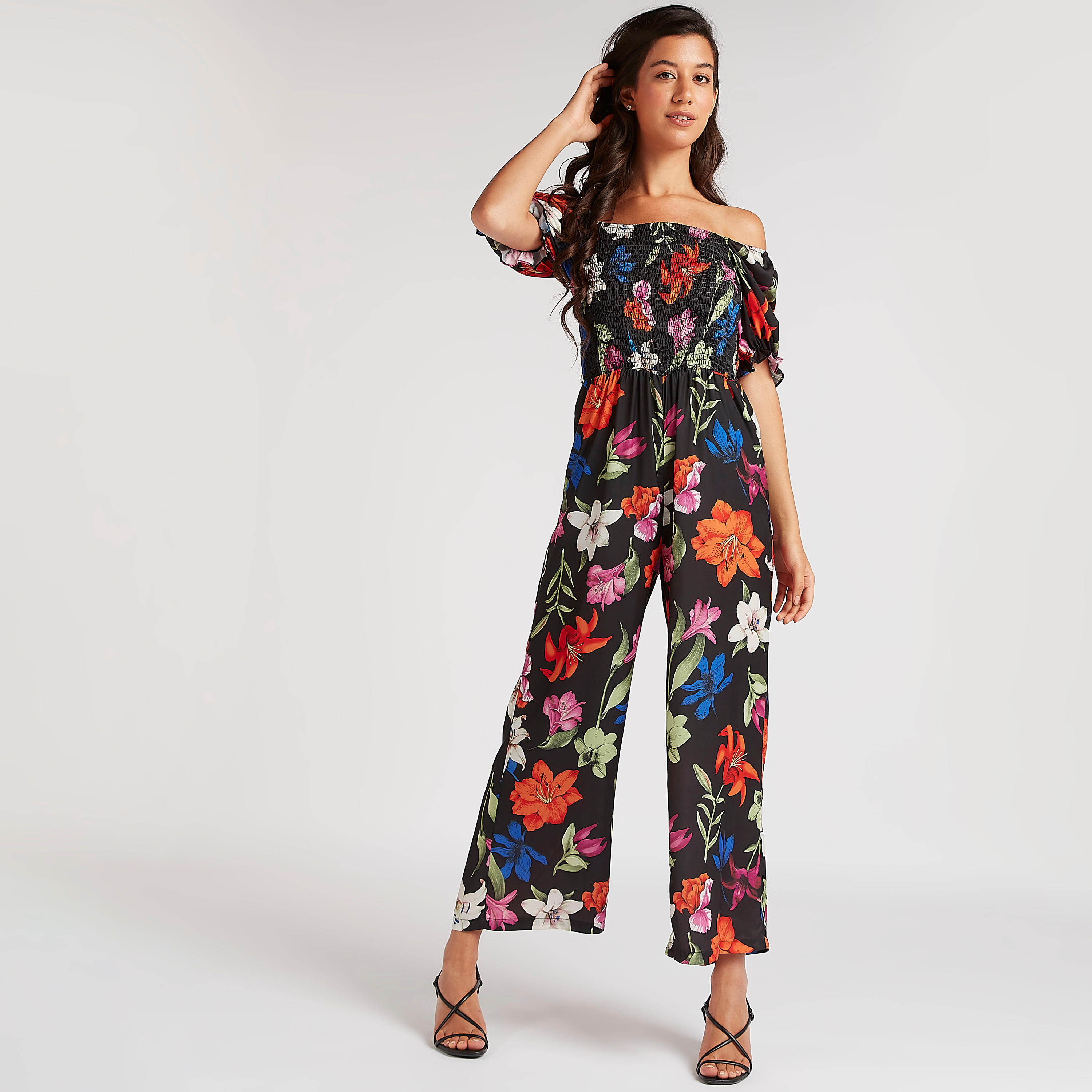 أفرول بأكتاف مكشوفة بطبعات زهور وأكمام قصيرة-women-clothing-jumpsuits-image-2
