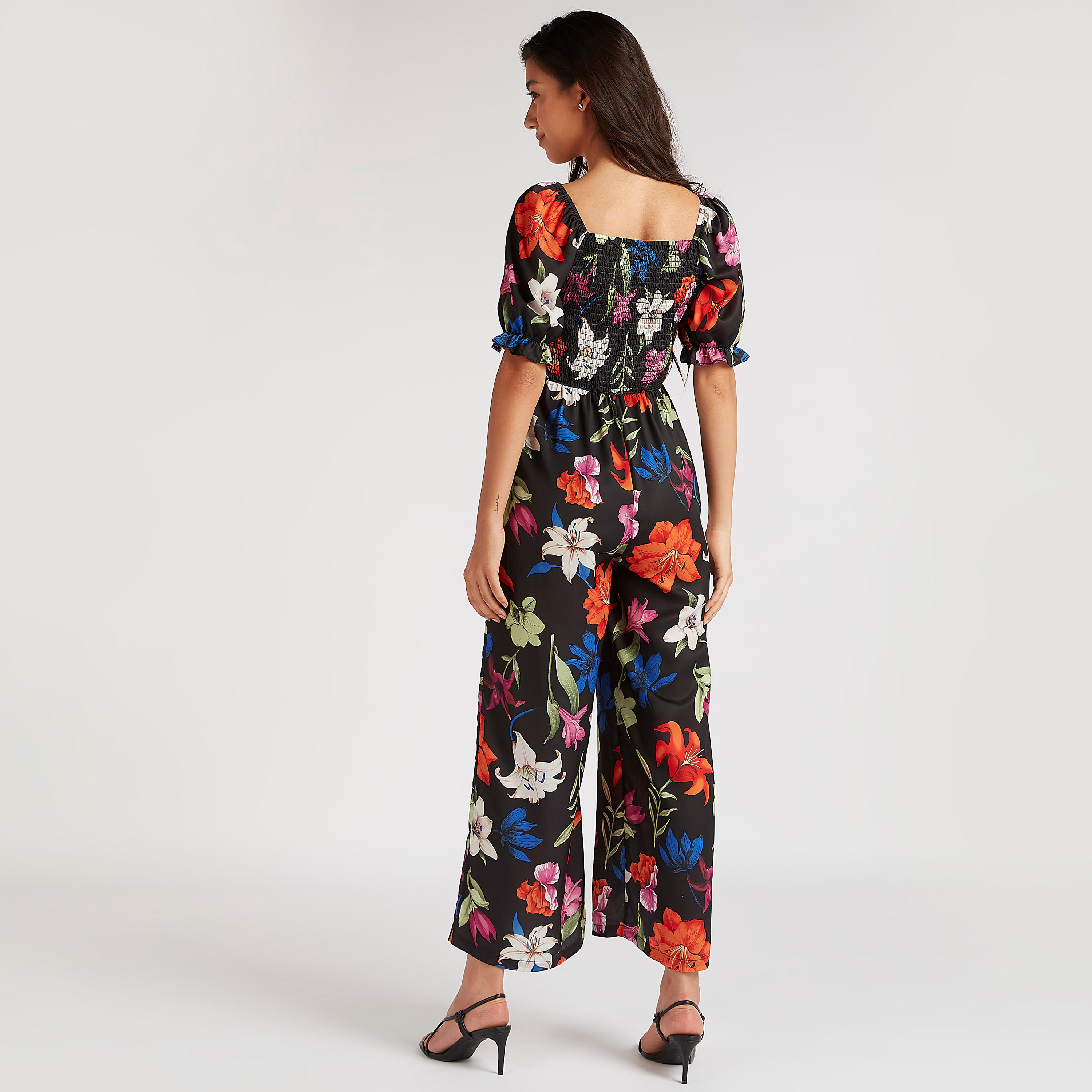 أفرول بأكتاف مكشوفة بطبعات زهور وأكمام قصيرة-women-clothing-jumpsuits-image-4