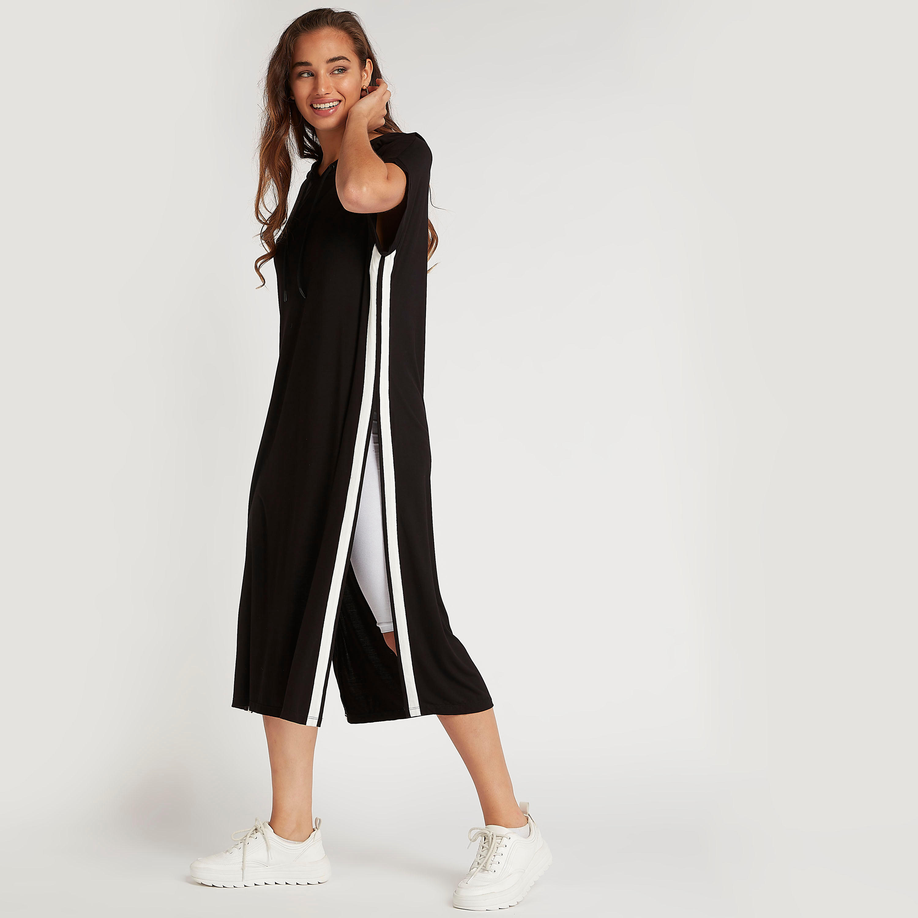 فستان تيشيرت سادة بأكمام قصيرة وفتحات جانبيّة-women-clothing-dresses-image-2