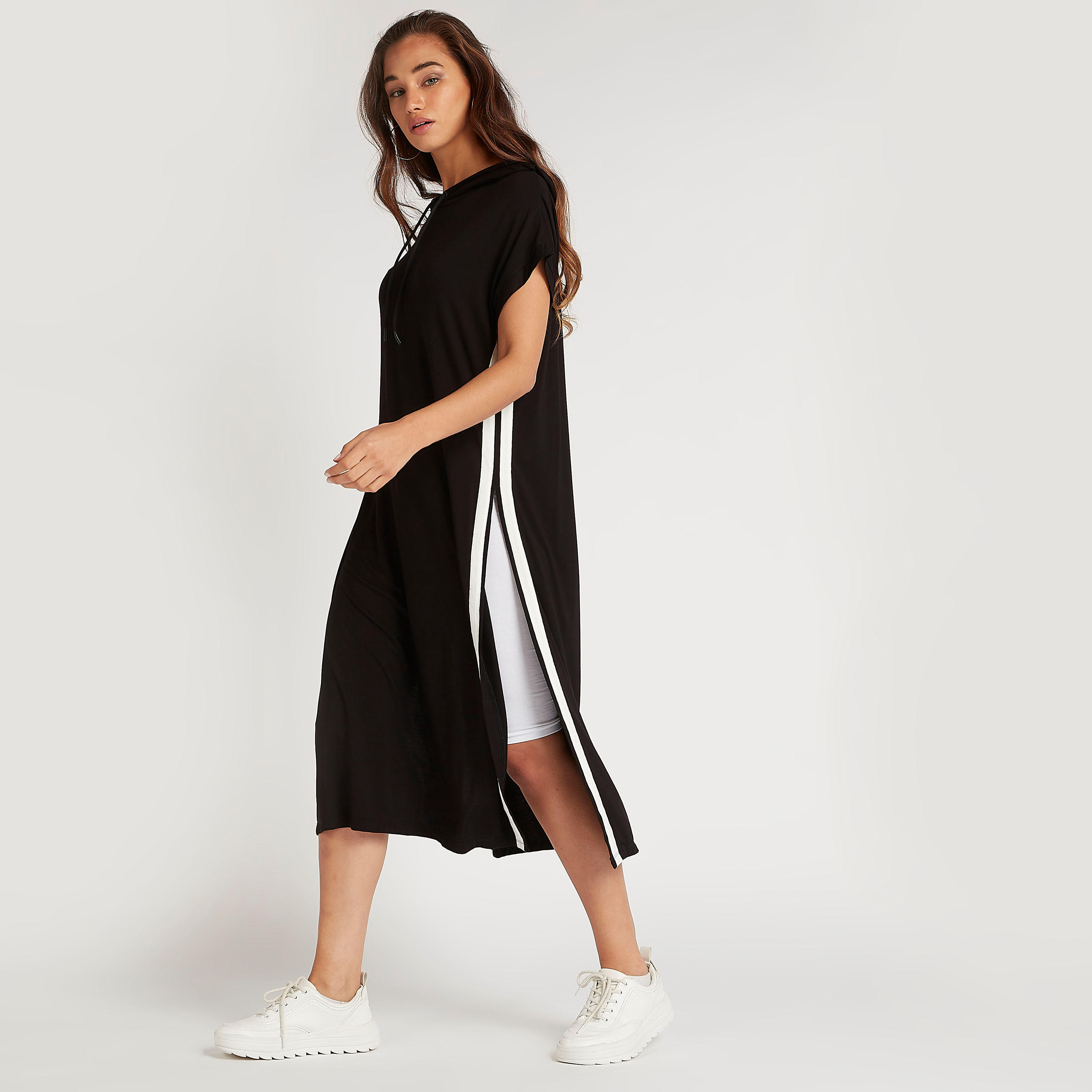 فستان تيشيرت سادة بأكمام قصيرة وفتحات جانبيّة-women-clothing-dresses-image-7