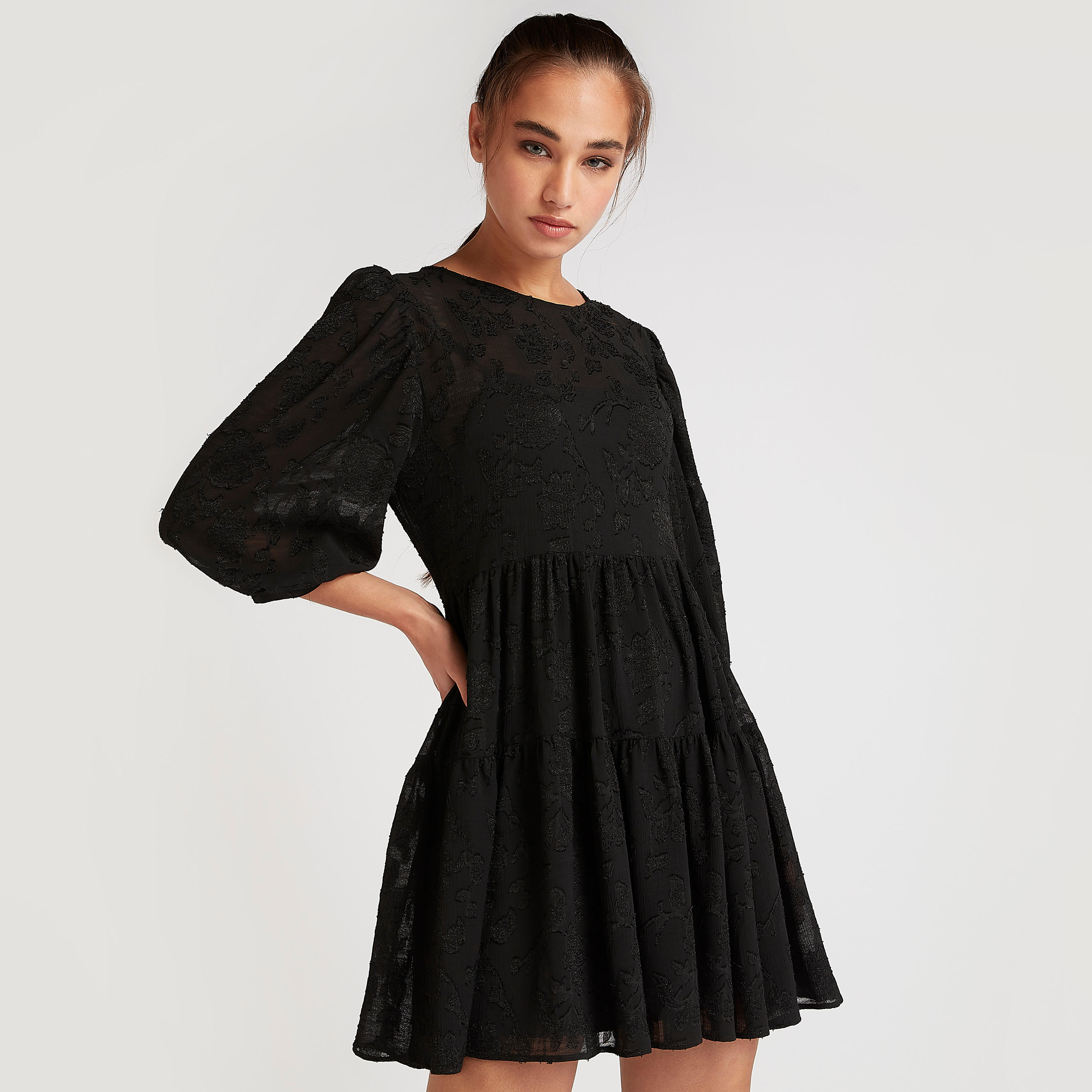 فستان منسدل واسع مطرّز بياقة مستديرة وأكمام 3/4-women-clothing-dresses-image-1