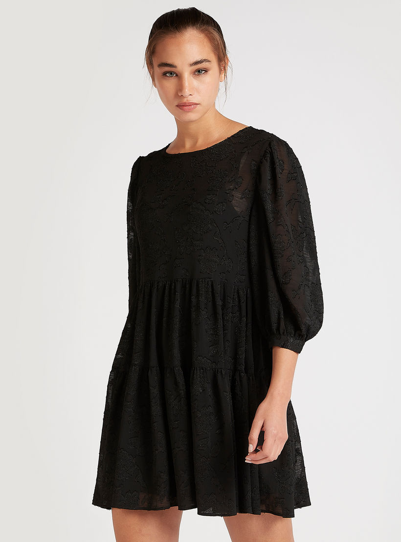 فستان منسدل واسع مطرّز بياقة مستديرة وأكمام 3/4-women-clothing-dresses-image-3