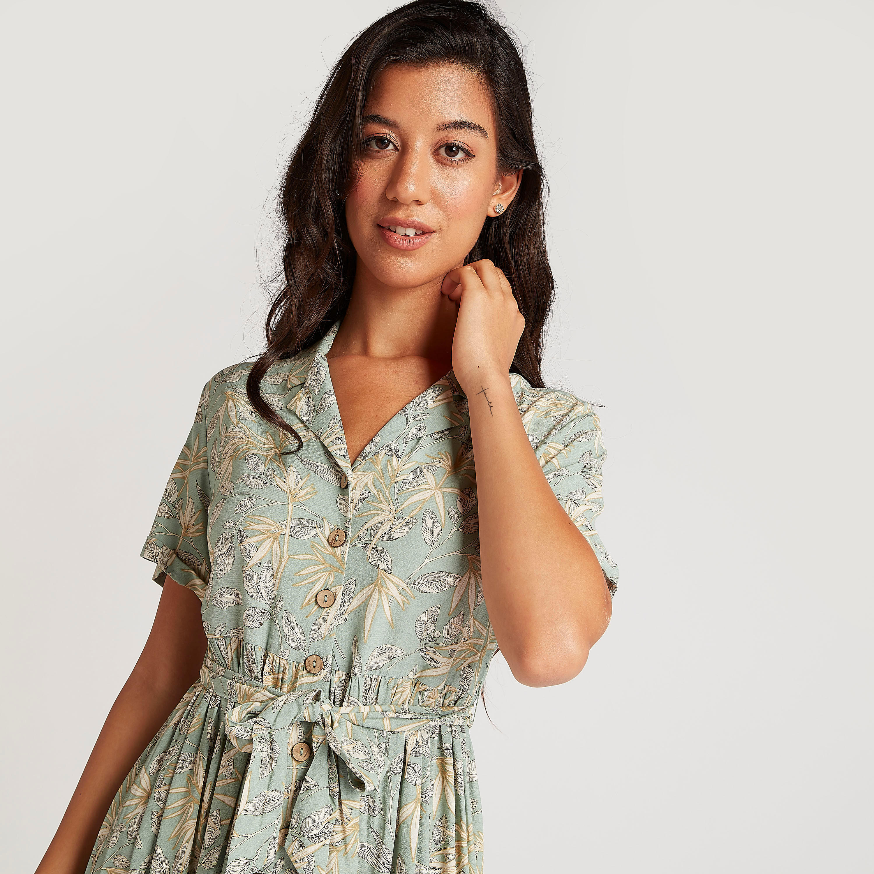 فستان قميص ميدي ملفوف بطبعات بوتانيكال وأكمام قصيرة-women-clothing-dresses-image-4
