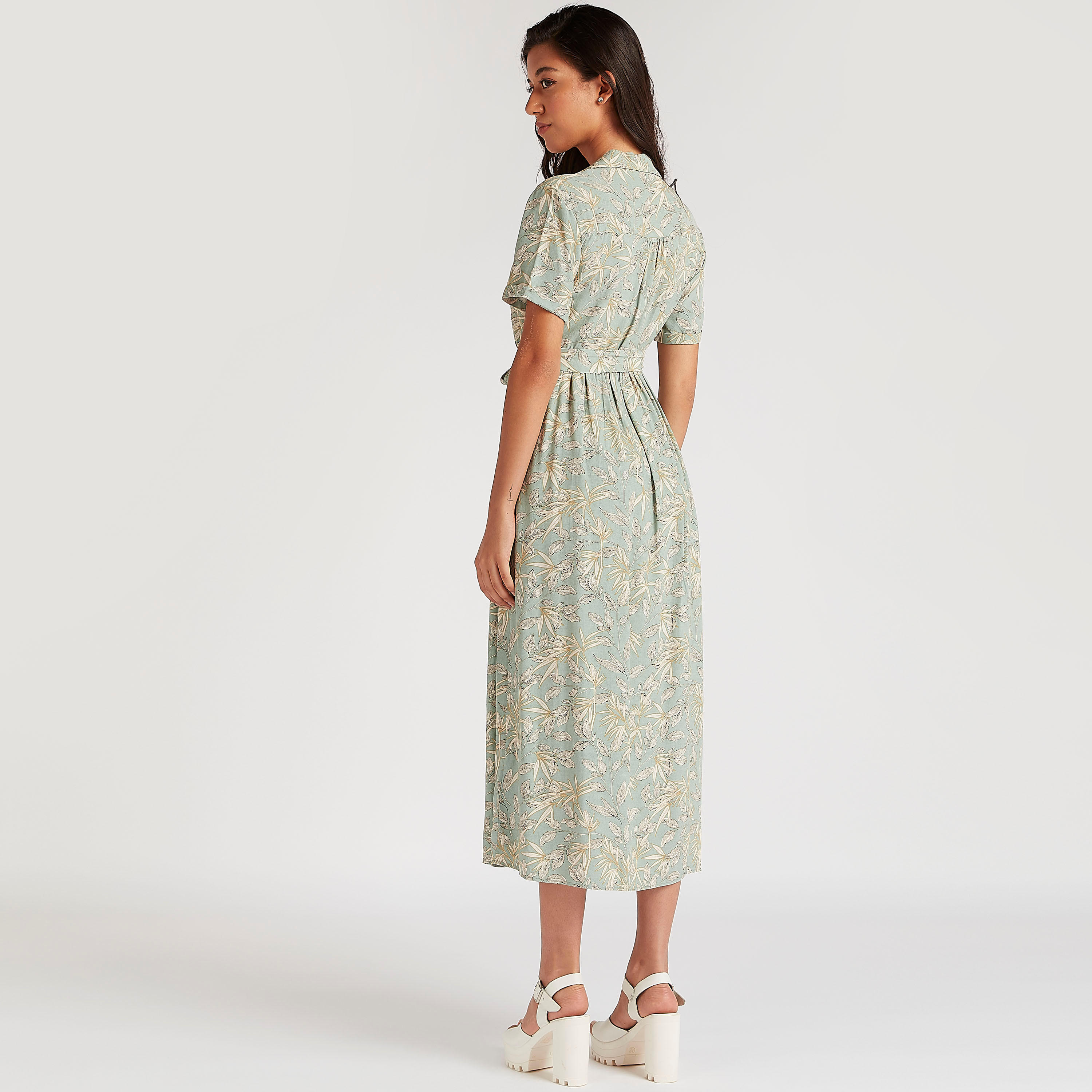 فستان قميص ميدي ملفوف بطبعات بوتانيكال وأكمام قصيرة-women-clothing-dresses-image-5