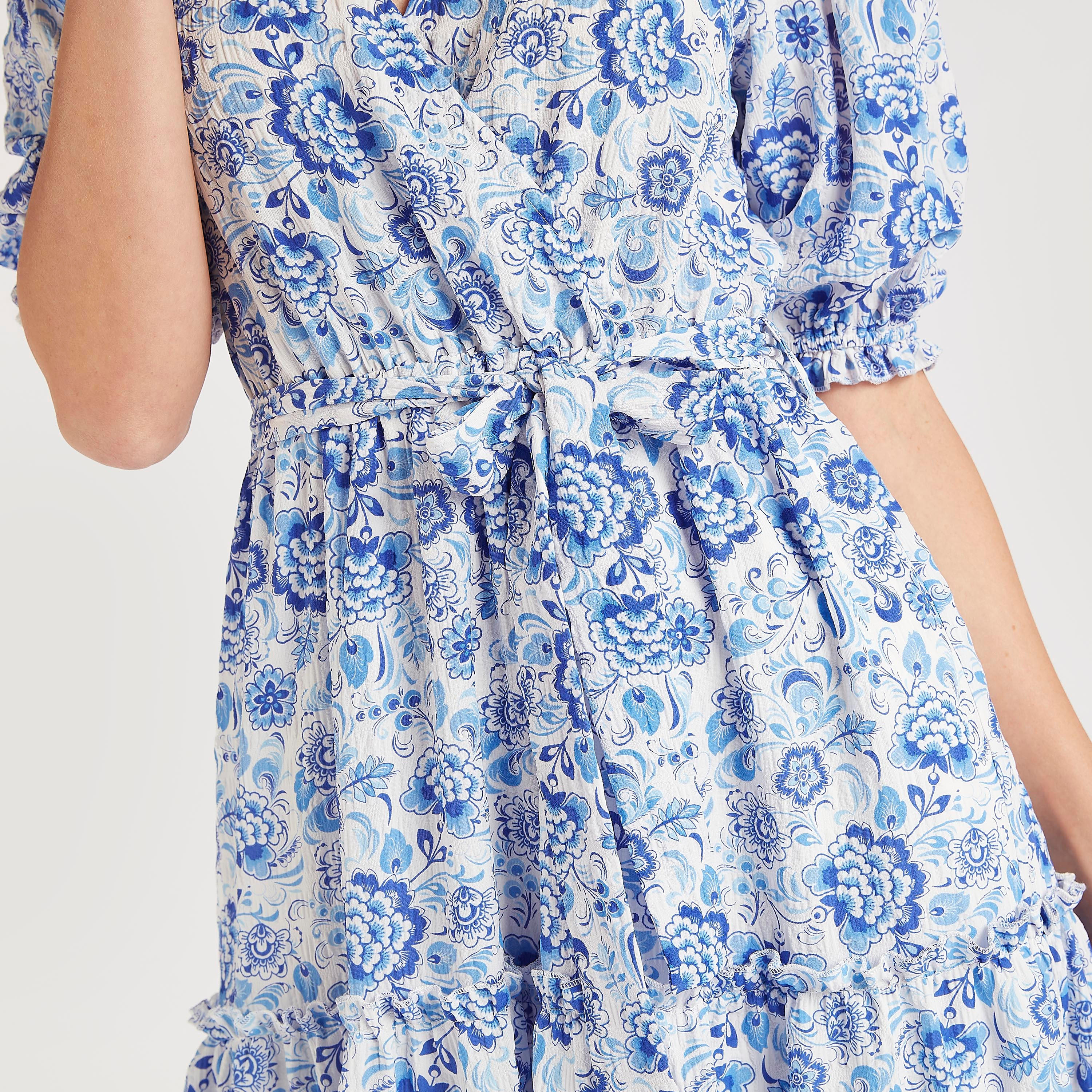 فستان ملفوف ميدي بطبعات أزهار وأكمام قصيرة منفوخة-women-clothing-dresses-image-3