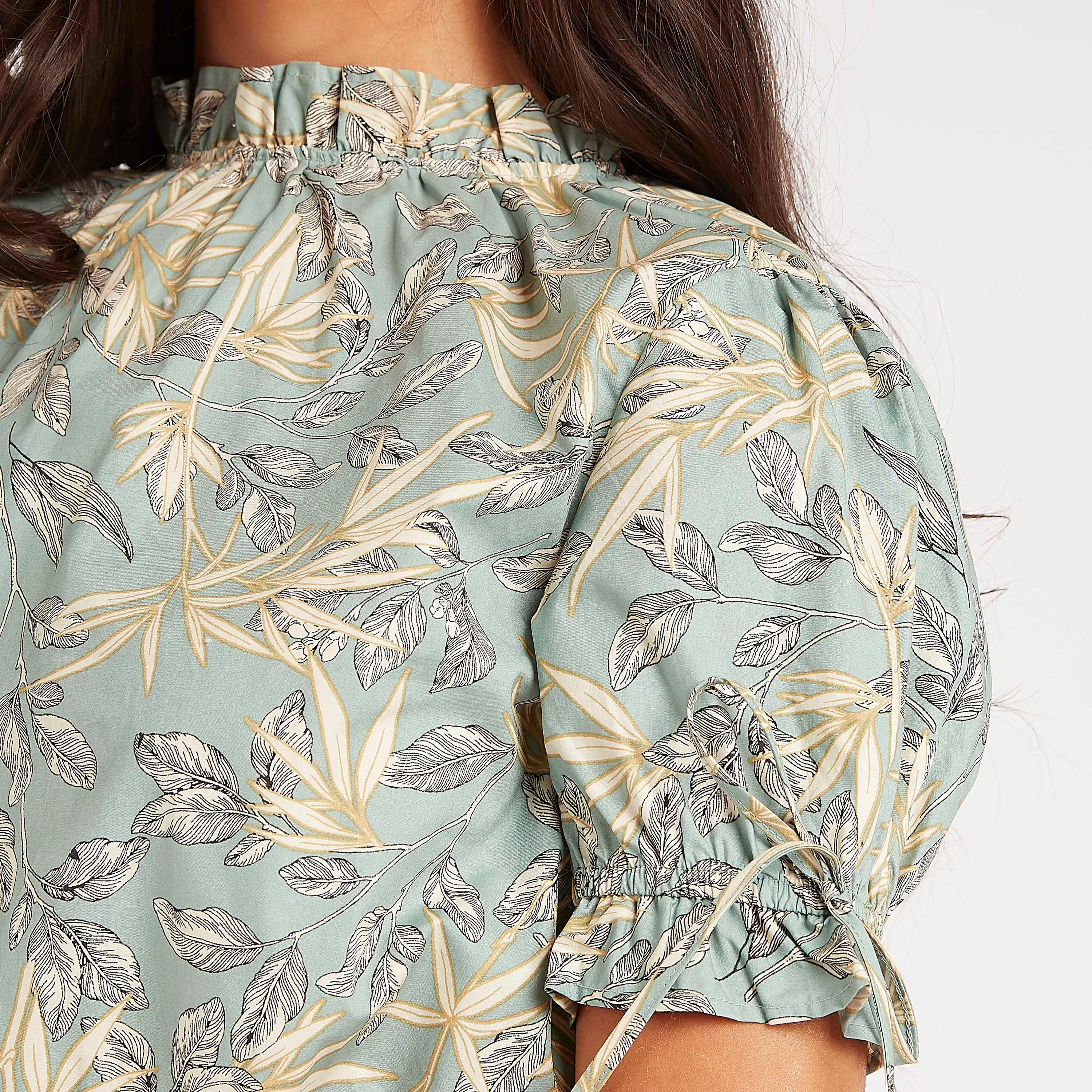 بلوزة قصيرة بياقة عالية وأكمام قصيرة وطبعات-women-clothing-shirtsandblouses-blouses-image-5