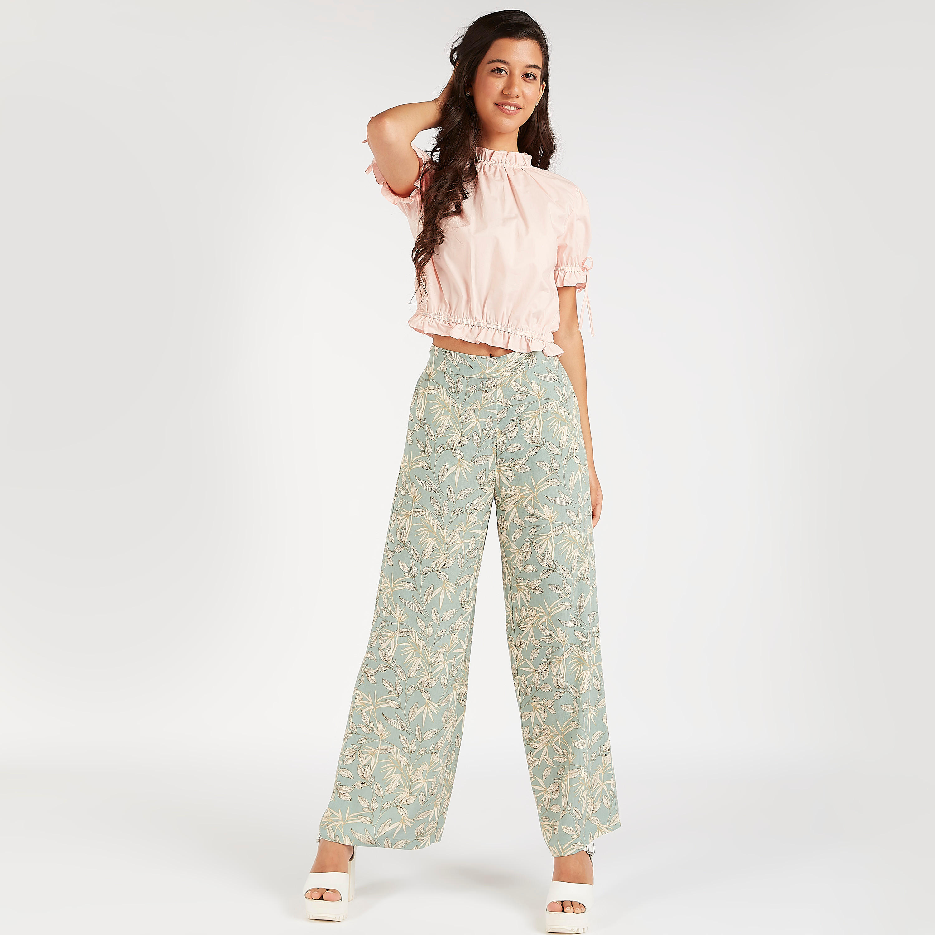 بنطلون بالازو بخصر متوسط الارتفاع وطبعات استوائية وجيوب-women-clothing-bottoms-trousers-image-3