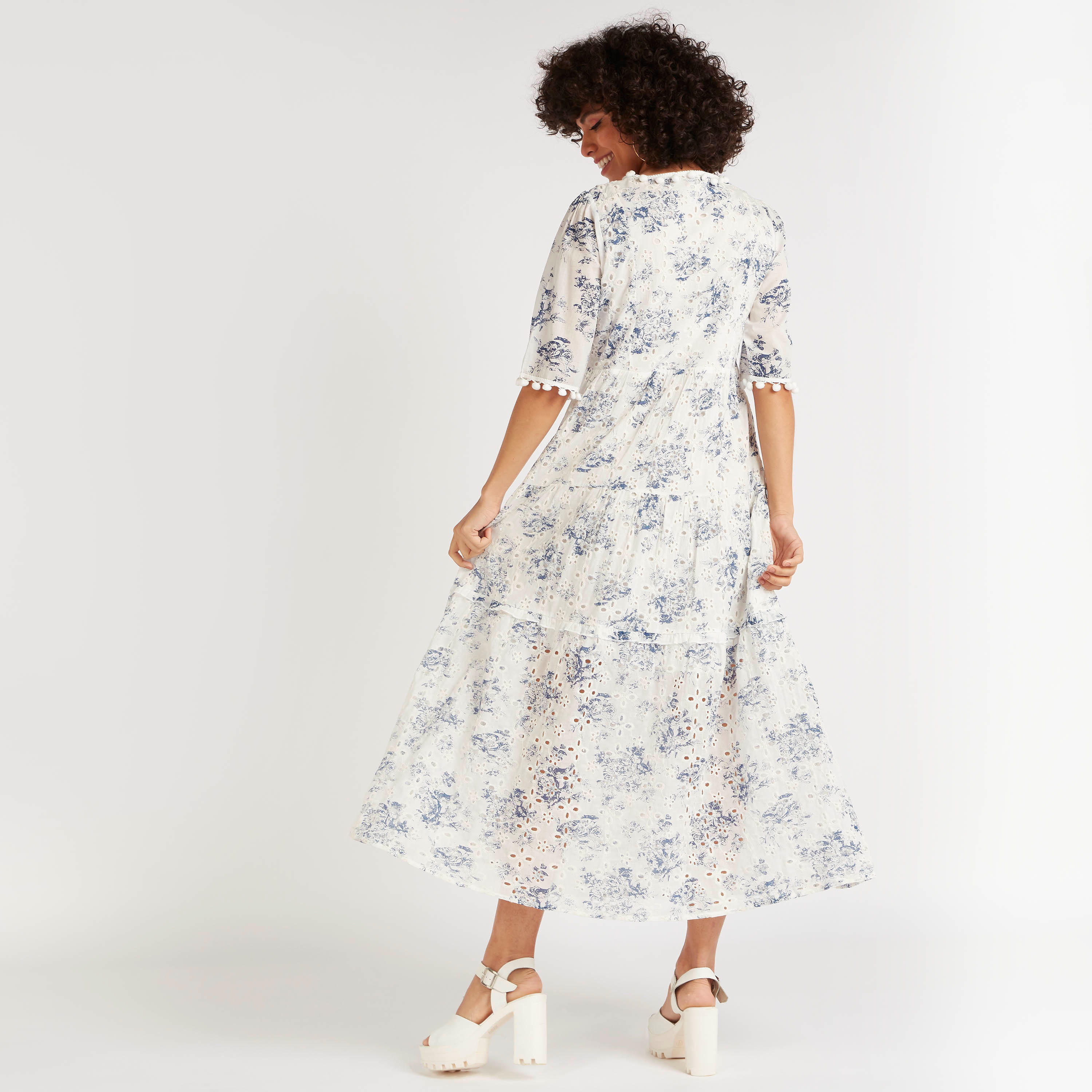 فستان إيه لاين طويل مطرّز بكشكشة وتفاصيل دانتيل بوم بوم من آيكونيك-women-clothing-dresses-image-4
