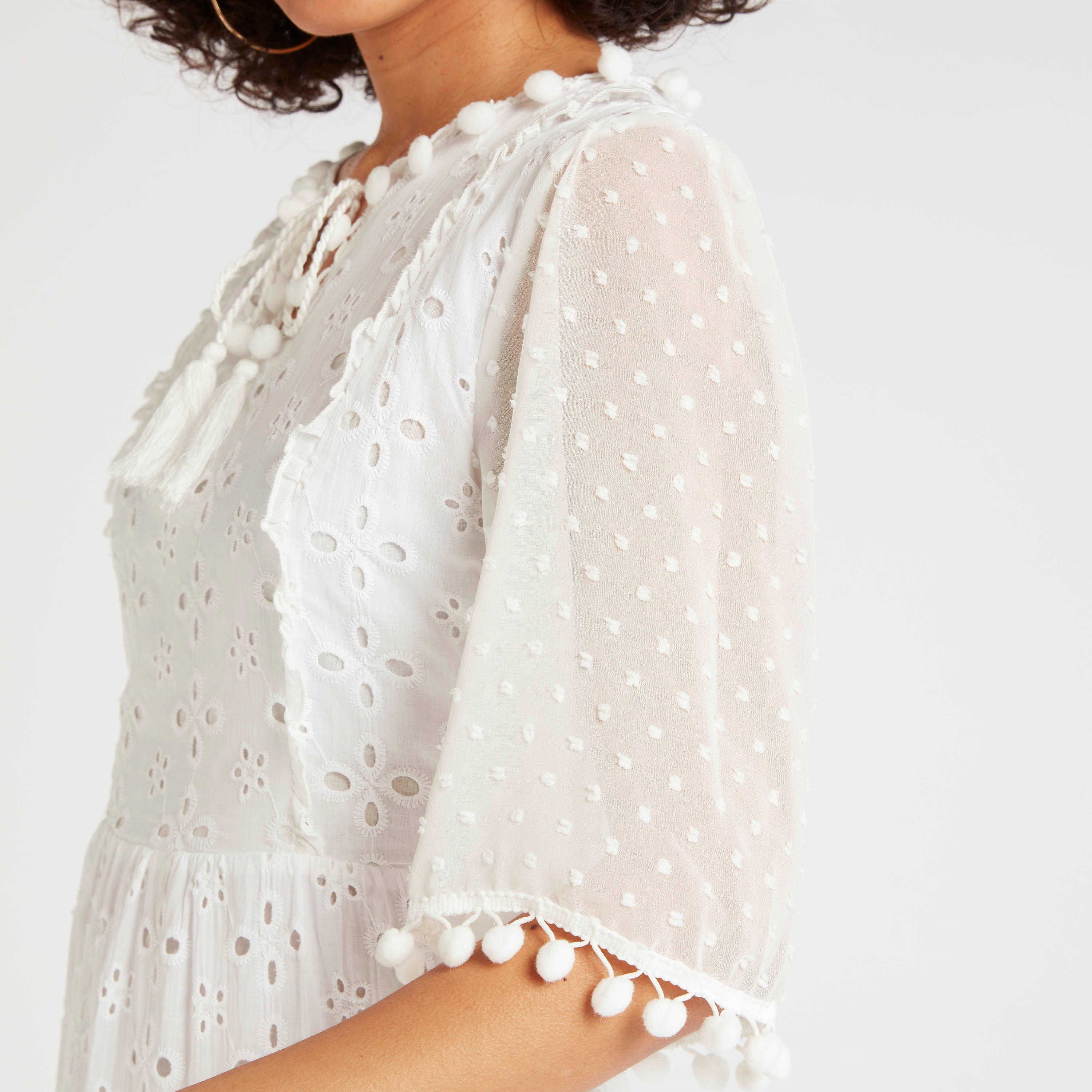 فستان طويل مطرّز إيه لاين بياقة بأربطة ودانتيل بوم بوم-women-clothing-dresses-image-3