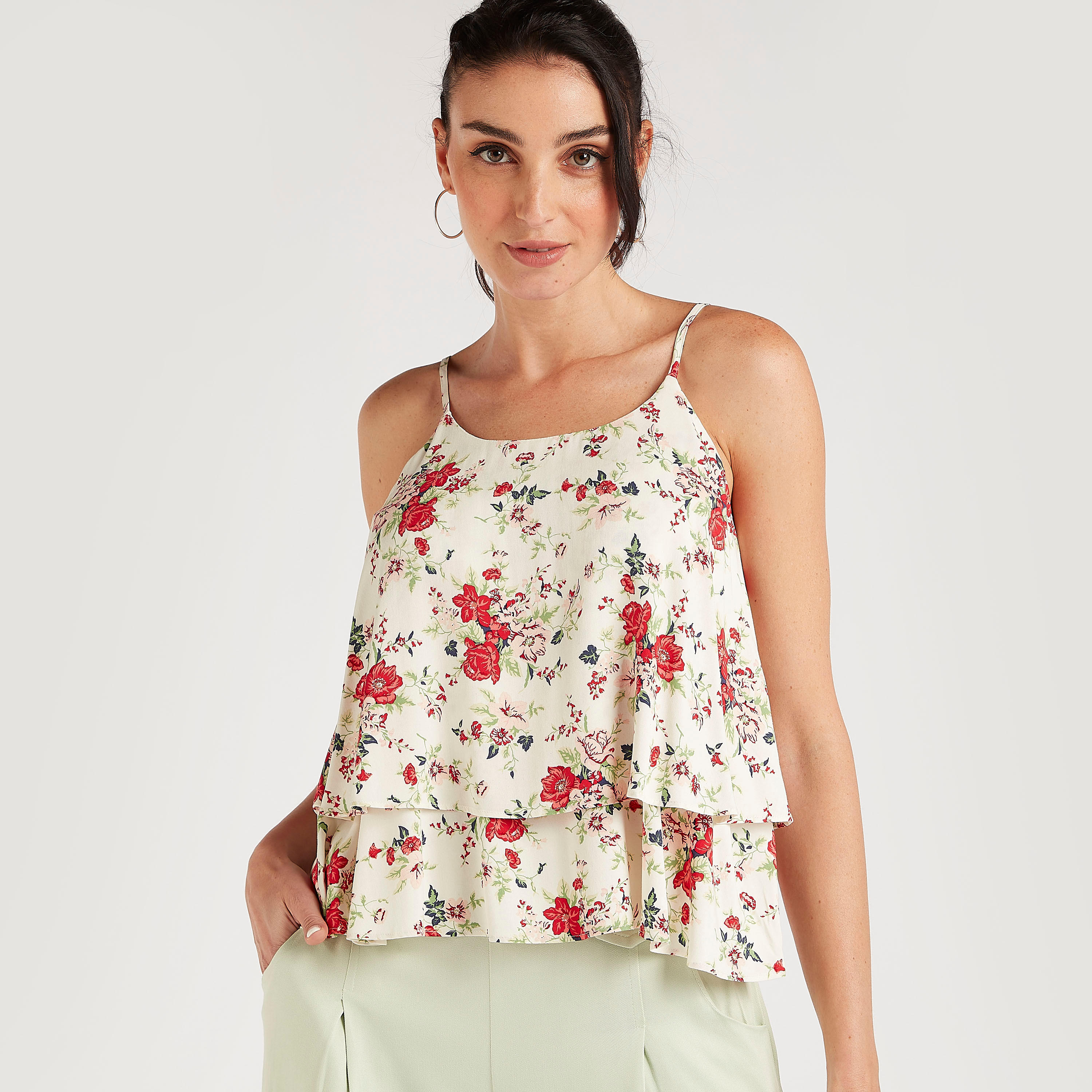بلوزة بياقة عميقة وحمّالات رفيعة بطبعات زهرية-women-clothing-shirtsandblouses-blouses-image-1