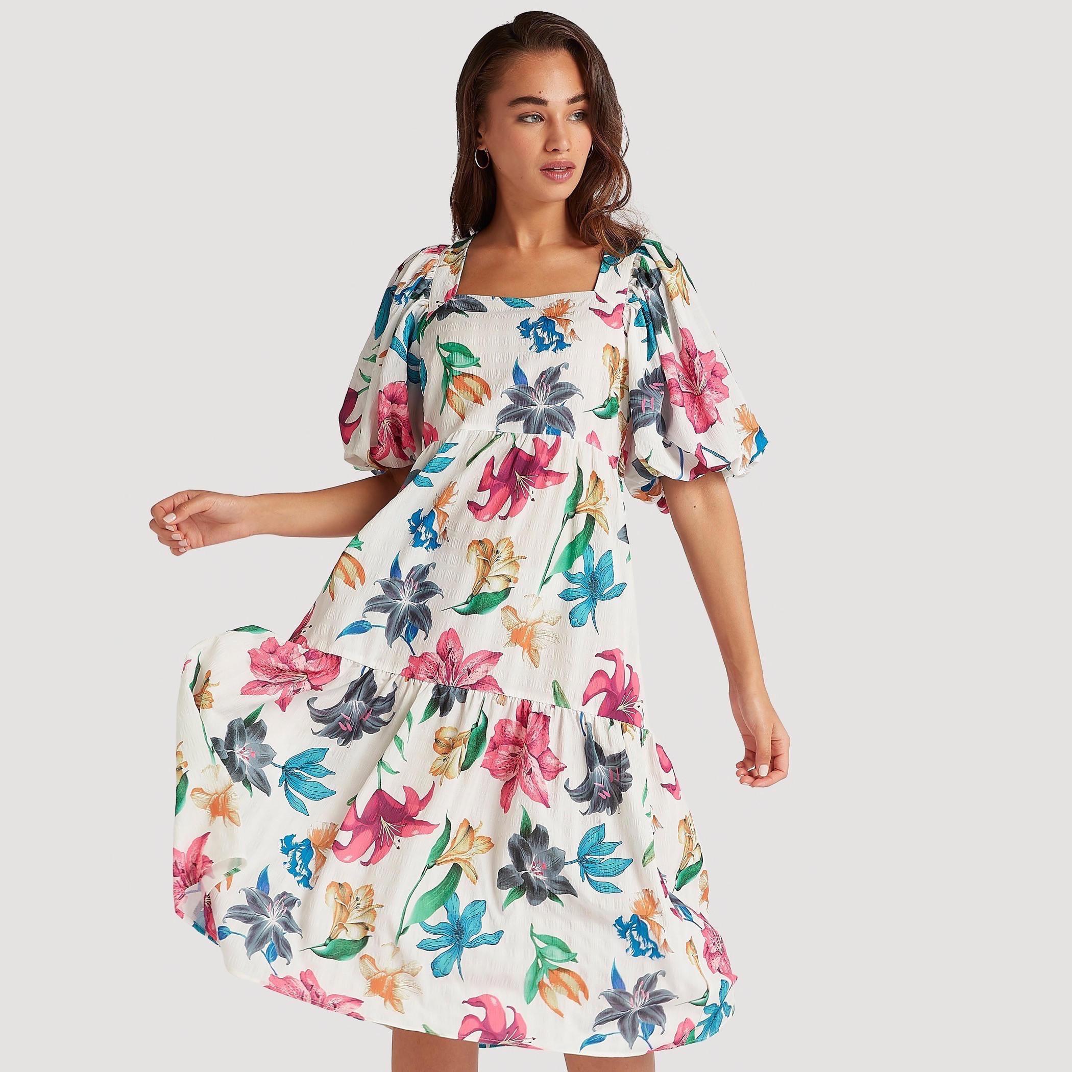 فستان ميدي إيه لاين بطبعات أزهار وأكمام قصيرة منفوخة-women-clothing-dresses-image-1