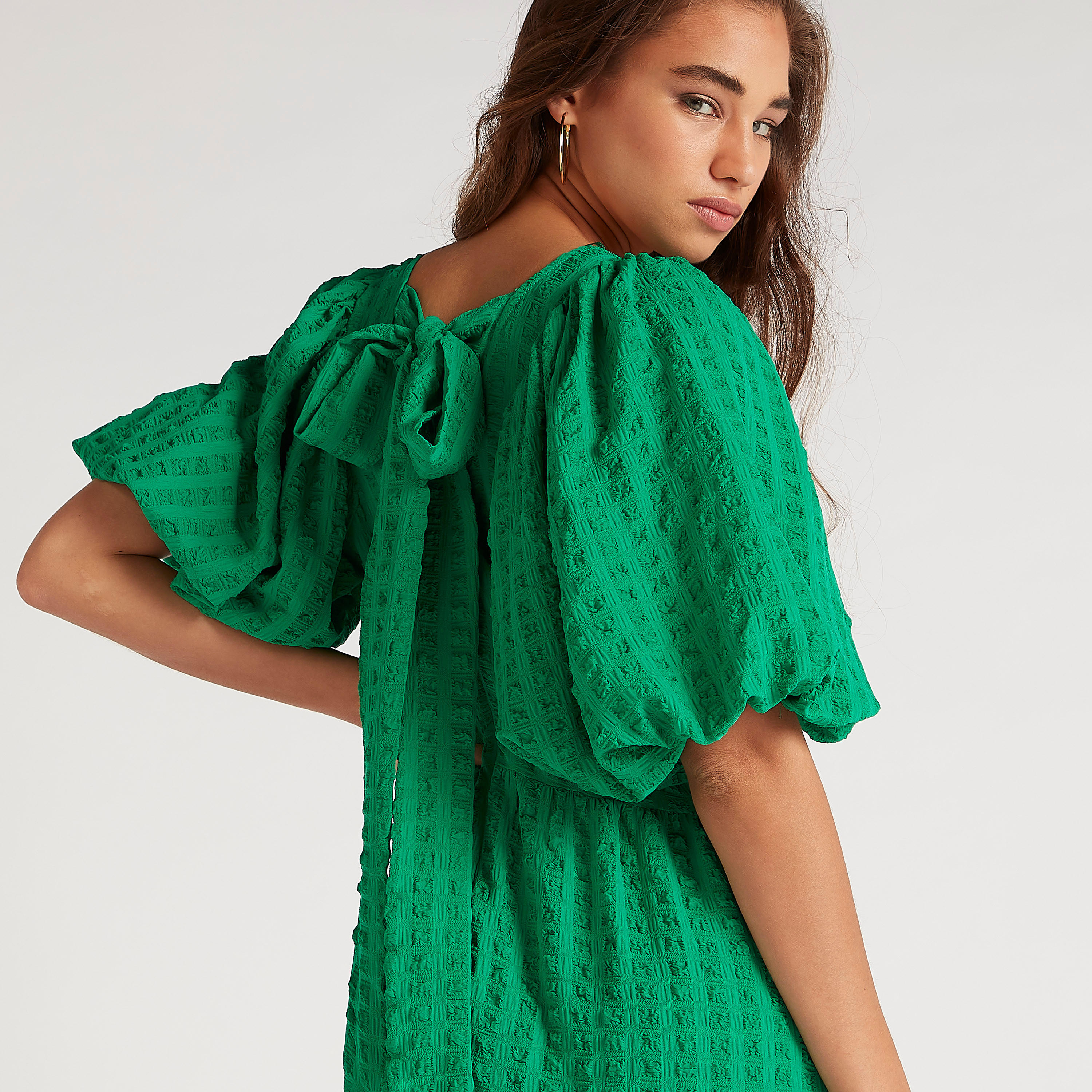 فستان بارز الملمس بأكمام منفوخة وأربطة خلفية-women-clothing-dresses-image-8