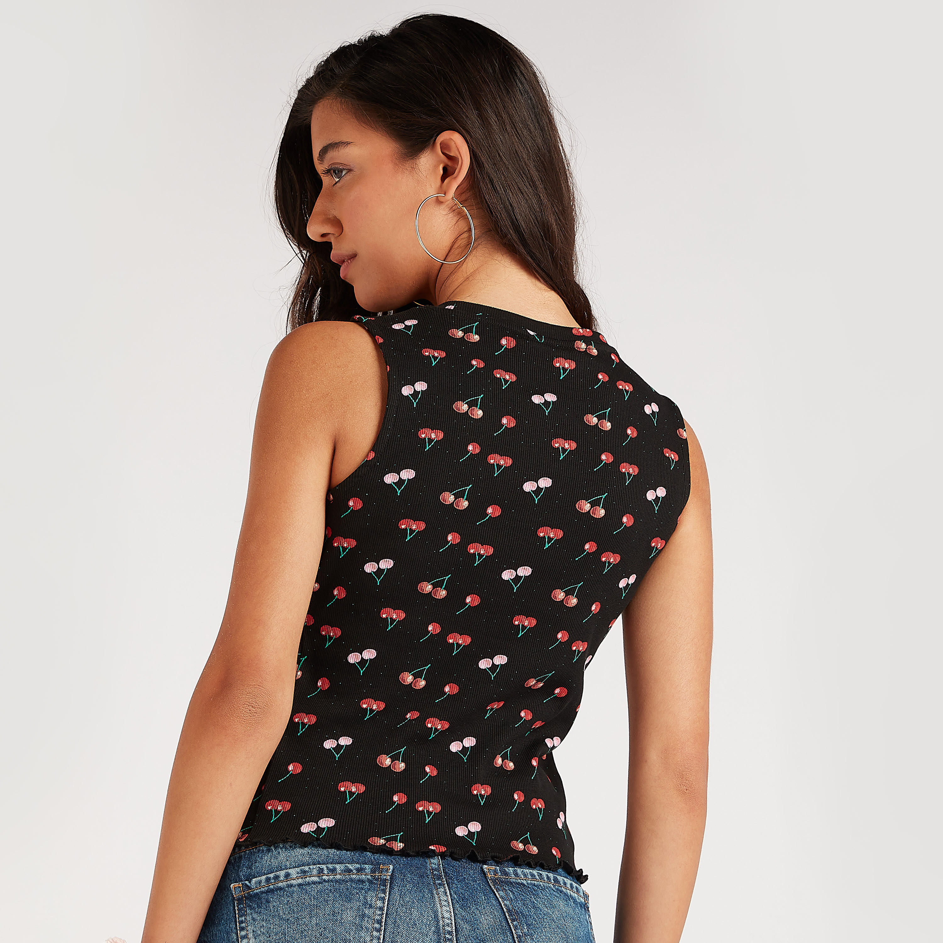 فيست بطبعات كرز وياقة ضيّقة-women-clothing-tshirts-image-4