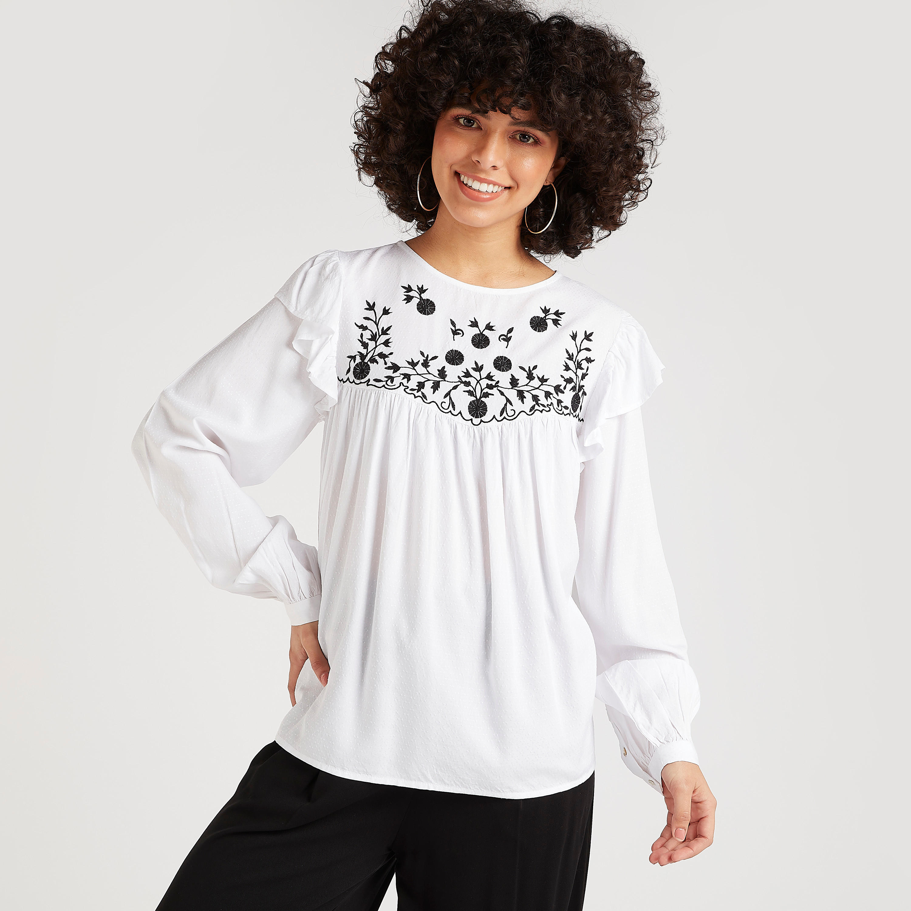 بلوزة مطرزة يوكي بأكمام طويلة وتفاصيل كشكشة-women-clothing-shirtsandblouses-blouses-image-1