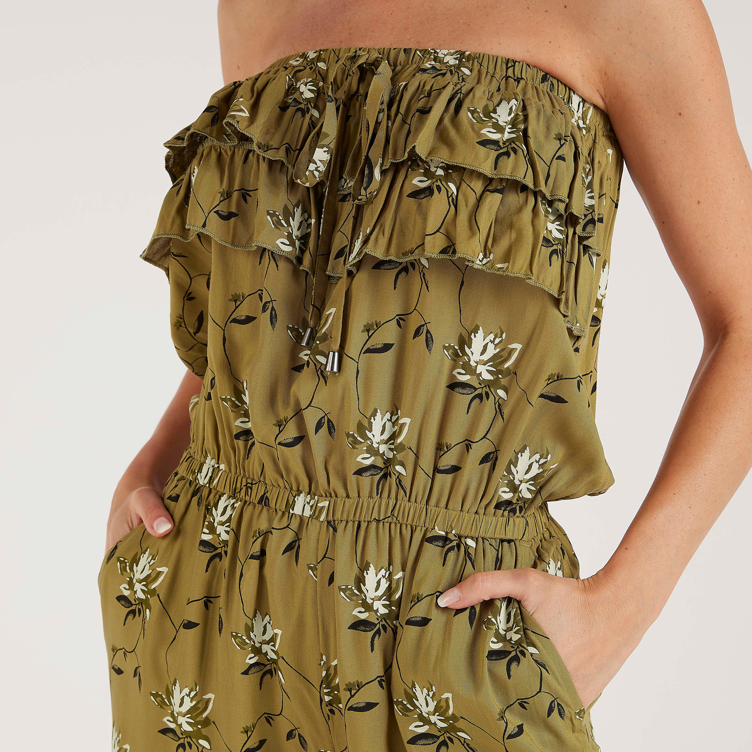 جمبسوت دون حزام بكشكشة وتصميم أزهار وجيوب-women-clothing-jumpsuits-image-2