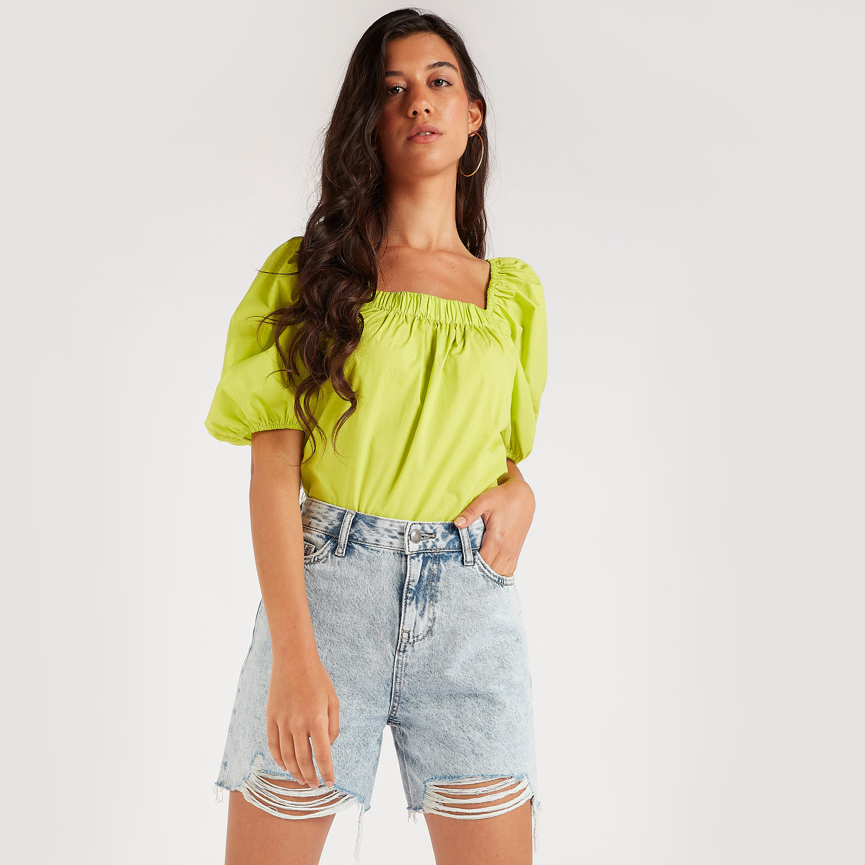 شورت دنيم ممزق بخصر متوسّط الارتفاع وجيوب-women-clothing-bottoms-shorts-image-1