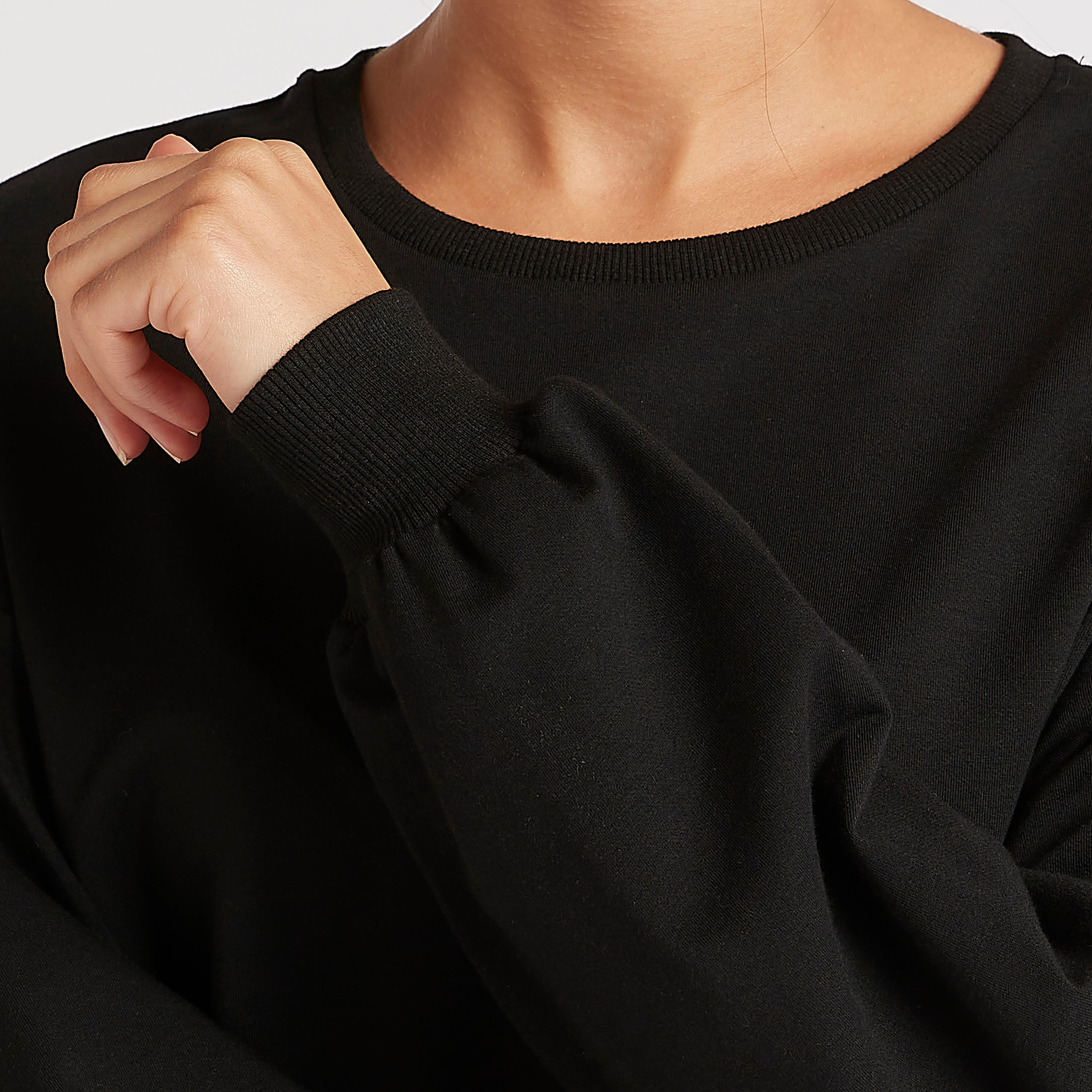 سويت شيرت سادة بياقة ضيّقة وأكمام طويلة-women-winterwear-hoodiesandsweatshirts-sweatshirts-image-2