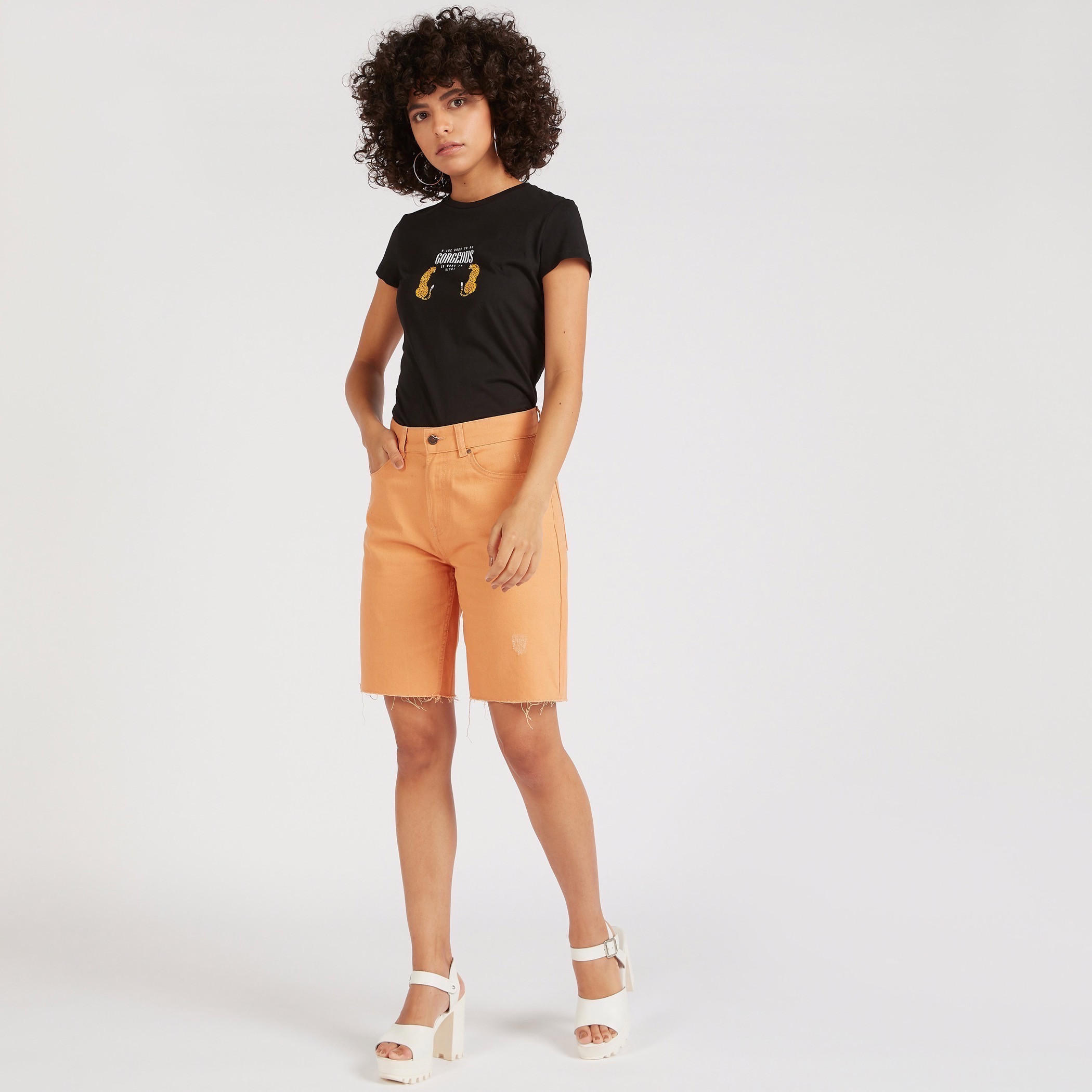 تيشيرت بياقة ضيّقة وأكمام كاب وطَبعات-women-clothing-tshirts-image-2