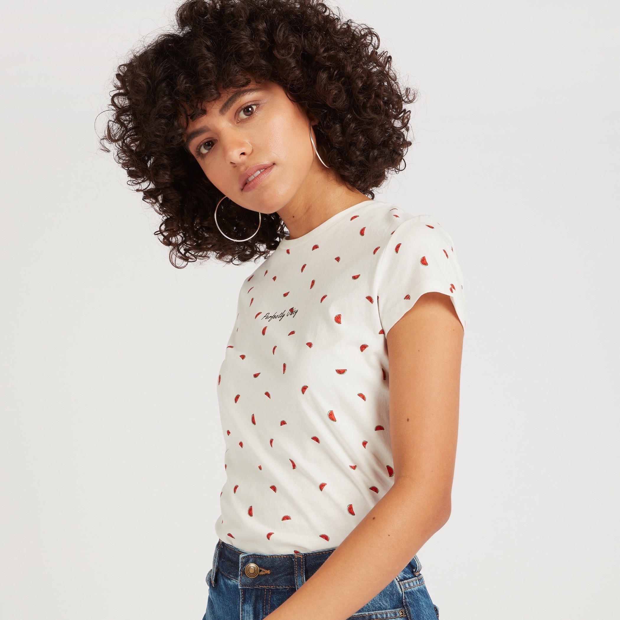 تيشيرت بياقة ضيّقة وأكمام كاب وطَبعات-women-clothing-tshirts-image-1