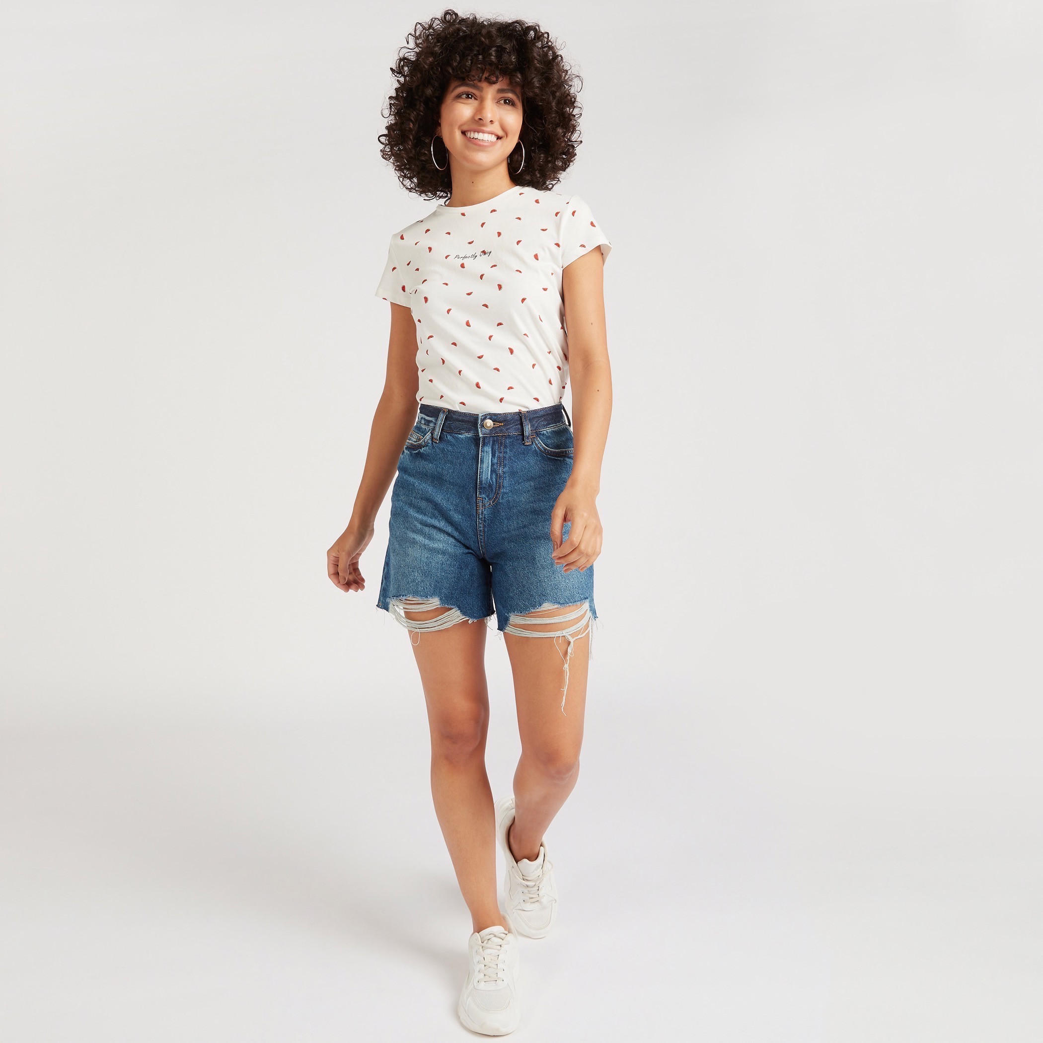 تيشيرت بياقة ضيّقة وأكمام كاب وطَبعات-women-clothing-tshirts-image-2