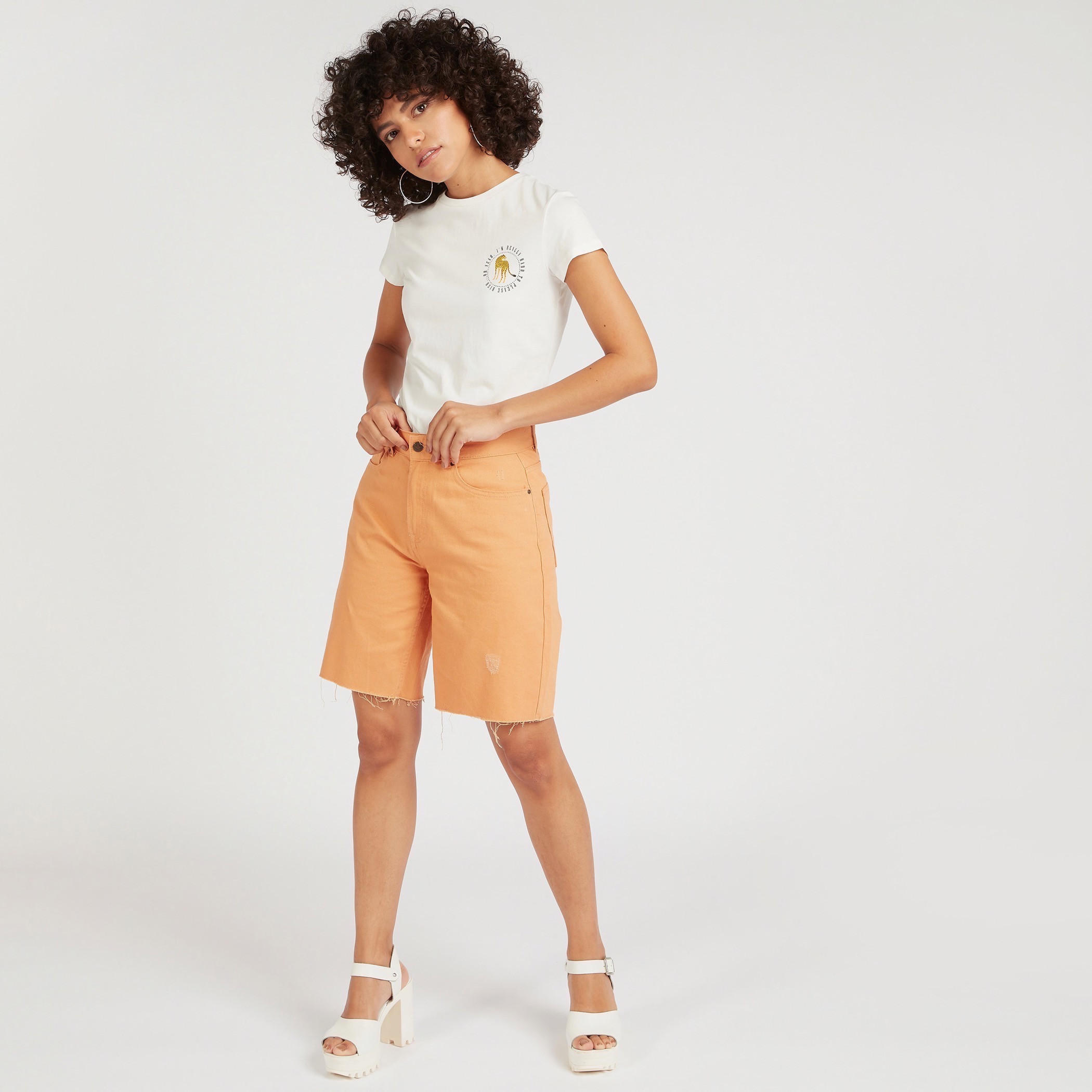 تيشيرت بياقة ضيّقة وأكمام كاب وطَبعات-women-clothing-tshirts-image-2