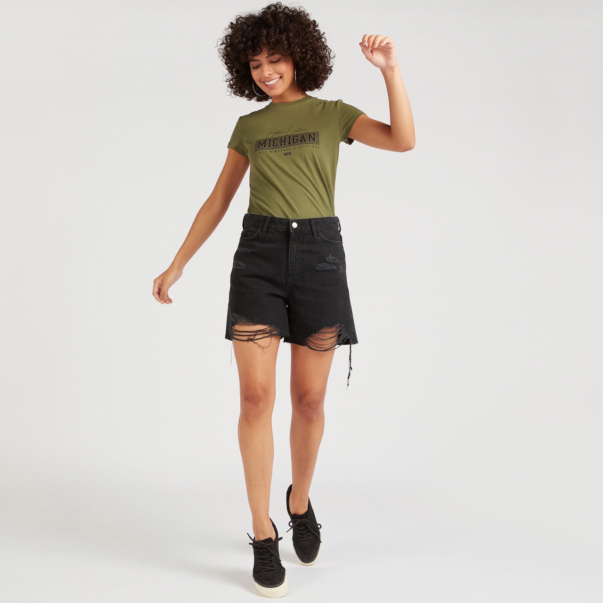 تيشيرت بياقة ضيّقة وأكمام كاب وطَبعات-women-clothing-tshirts-image-2