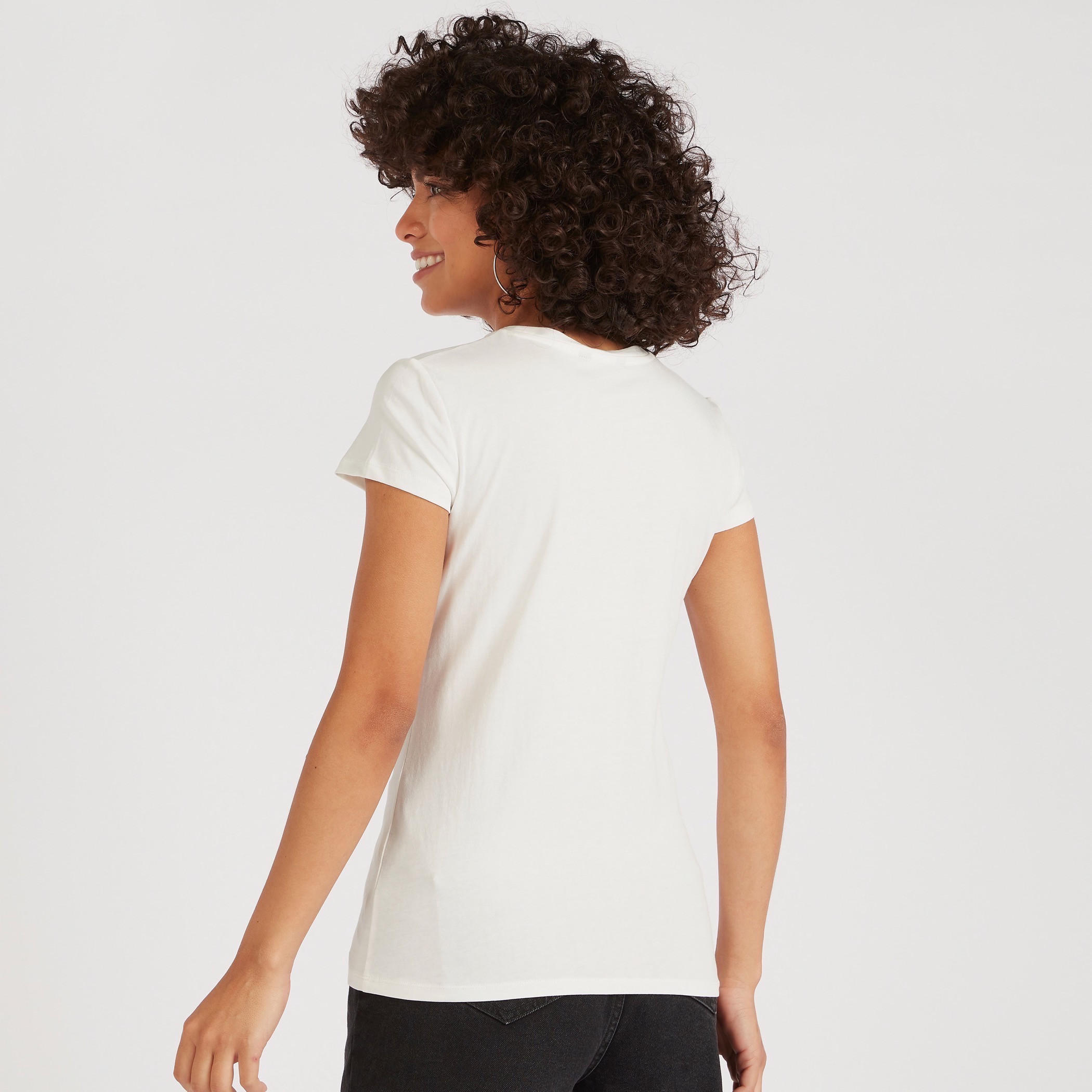 تيشيرت بياقة ضيّقة وأكمام كاب وطَبعات-women-clothing-tshirts-image-4