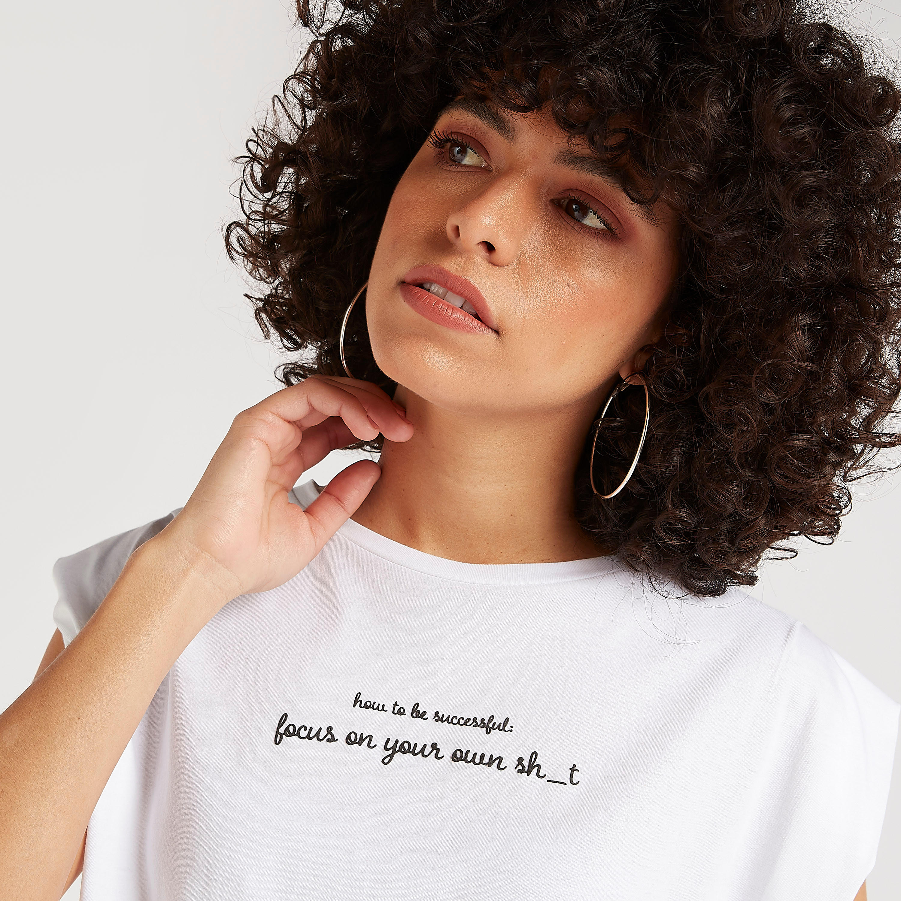 تيشيرت بياقة ضيّقة وأكمام كَاب وطبعات-women-clothing-tshirts-image-3
