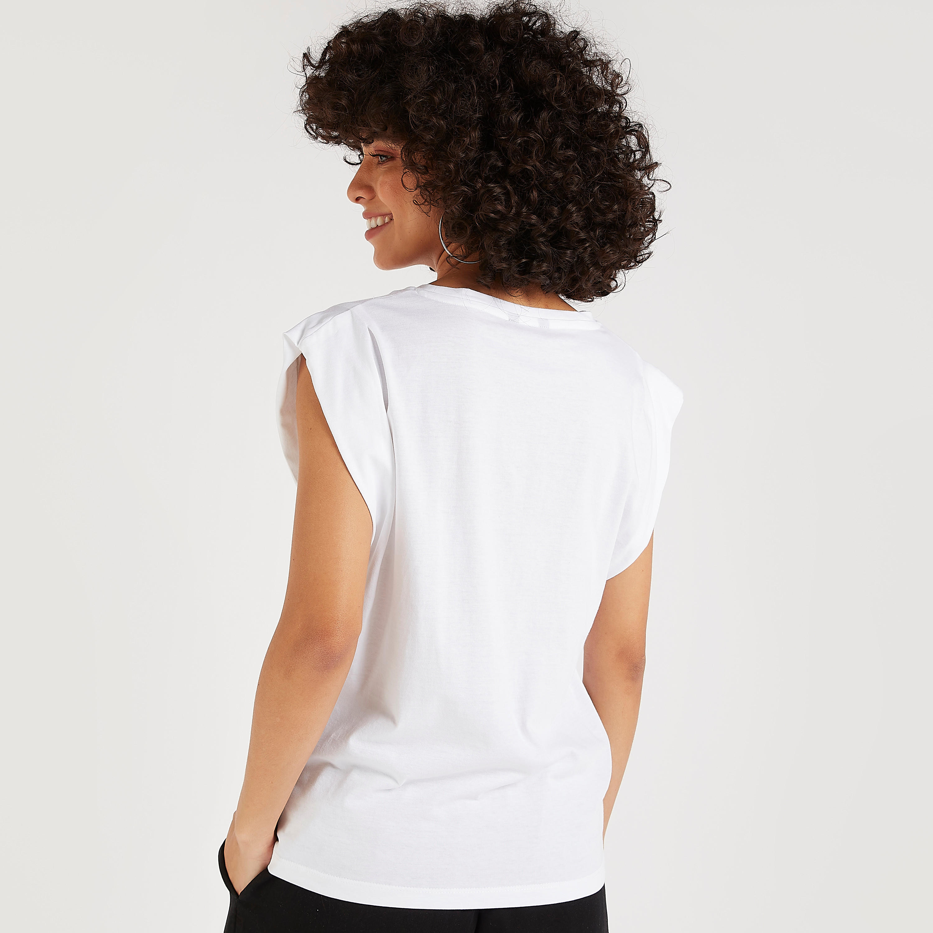 تيشيرت بياقة ضيّقة وأكمام كَاب وطبعات-women-clothing-tshirts-image-5