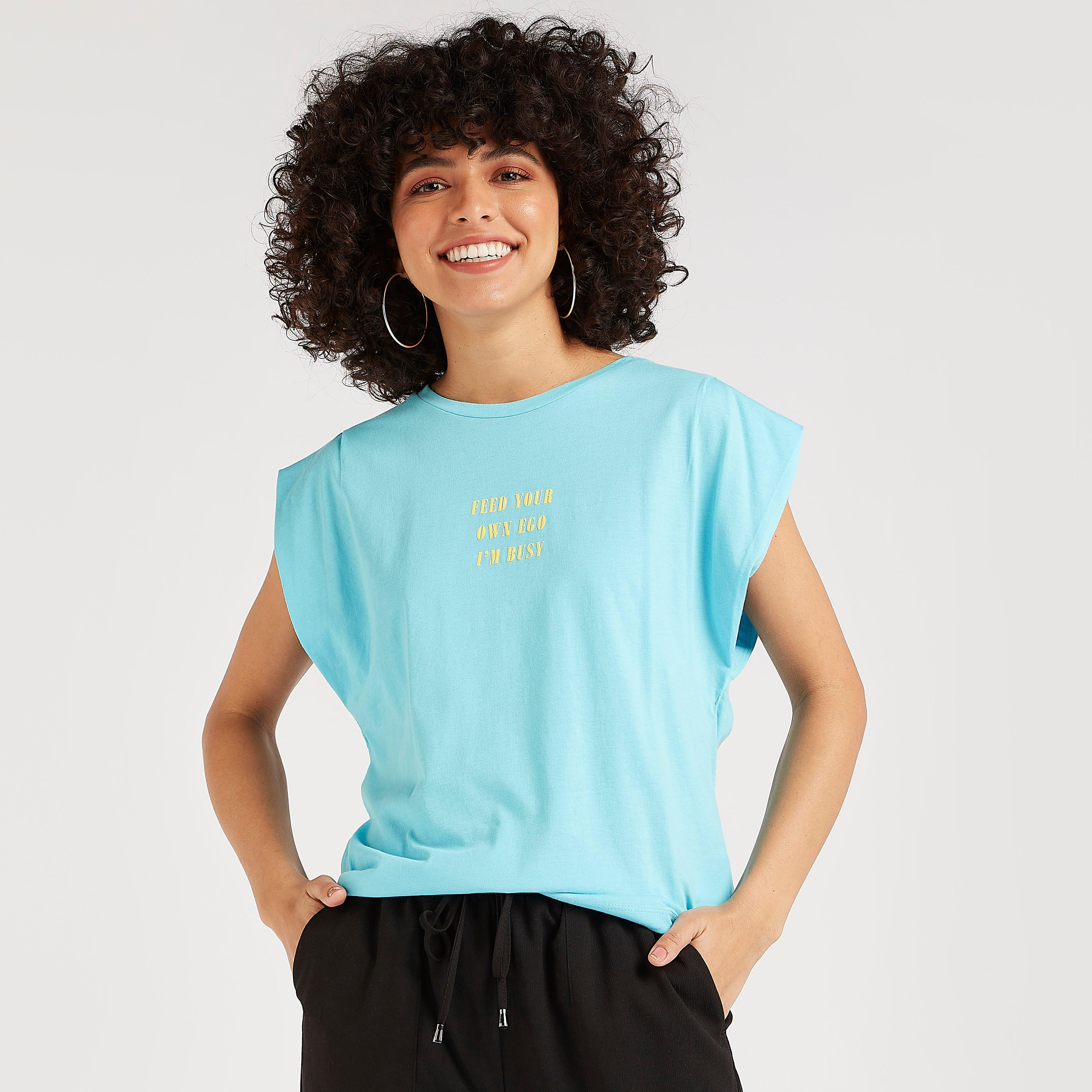 تيشيرت بياقة ضيّقة وأكمام كاب وطبعات-women-clothing-tshirts-image-6