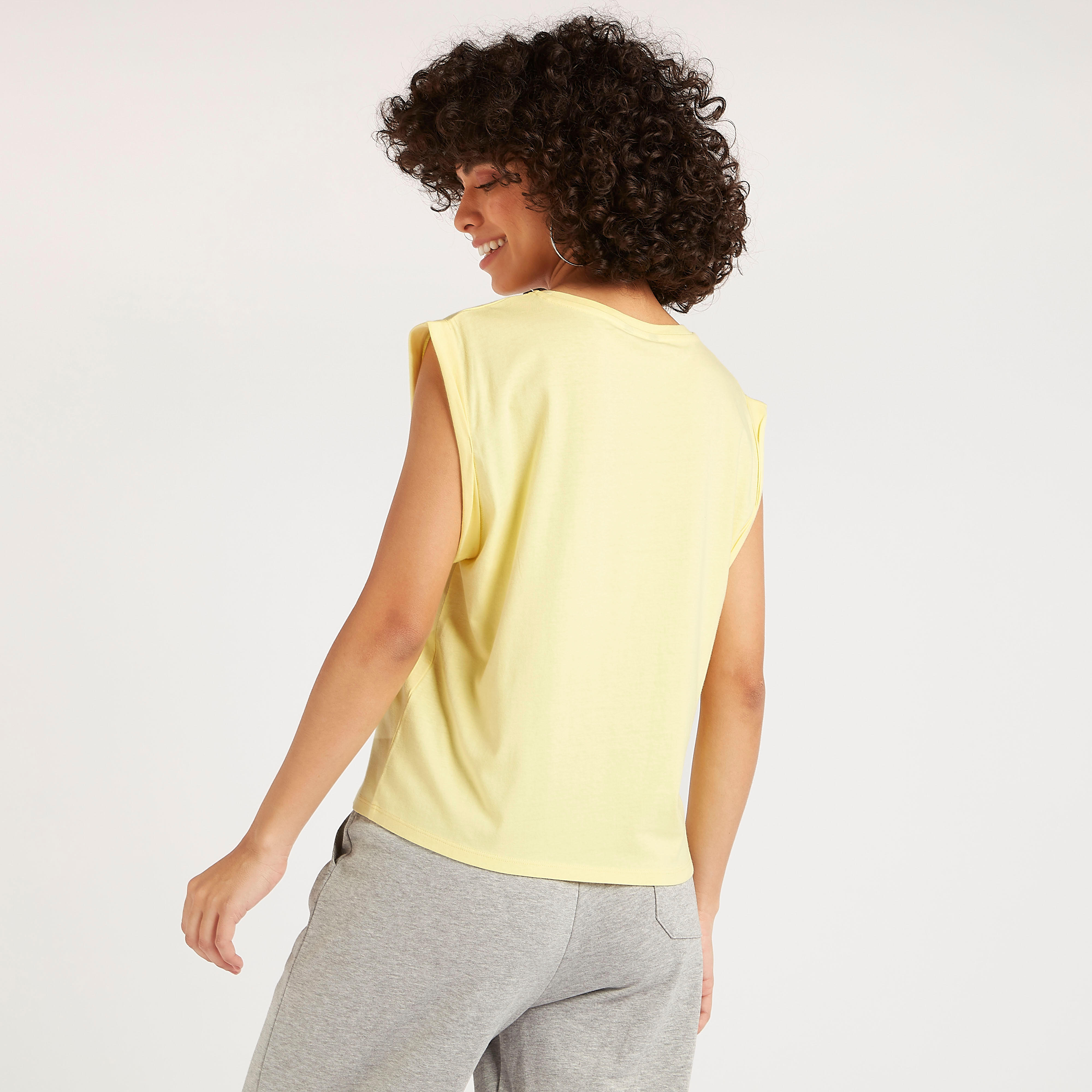 تيشيرت دون أكمام بياقة ضيّقة وطبعات-women-clothing-tshirts-image-1