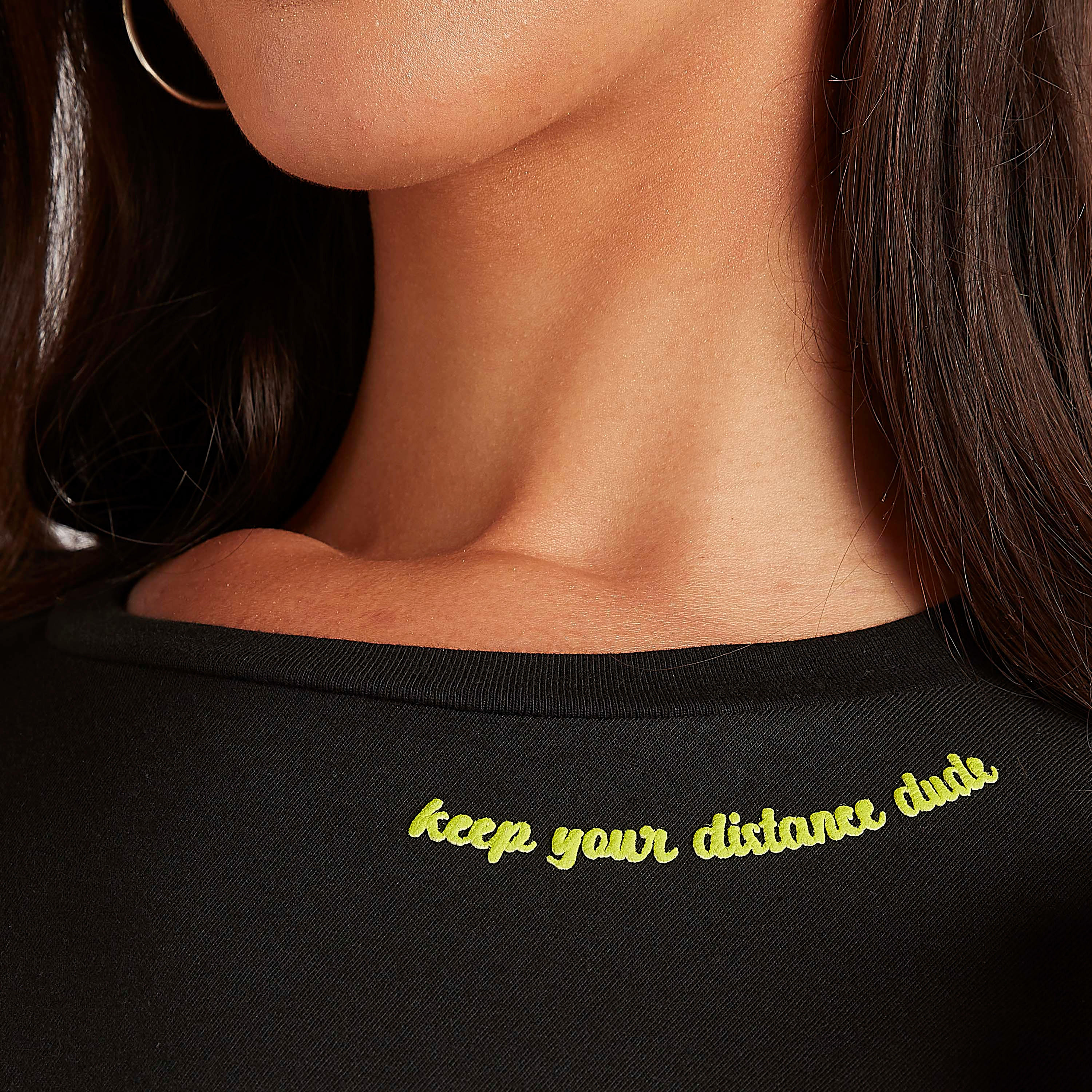فستان تيشيرت متوسط الطول بكسرات وأكمام قصيرة وطبعات-women-clothing-dresses-image-7