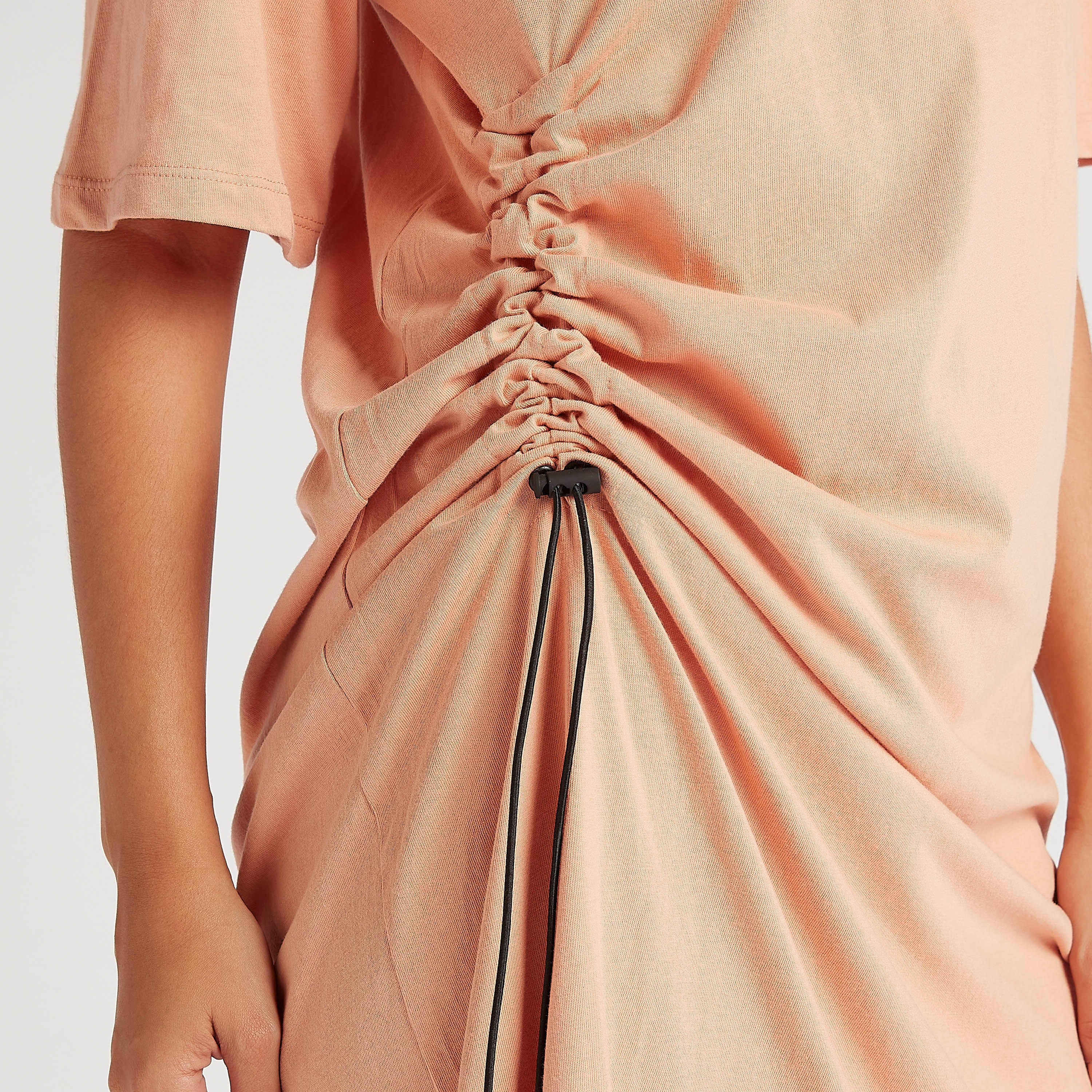 فستان واسع ميدي بأكمام قصيرة وطبعات بكسرات-women-clothing-dresses-image-4