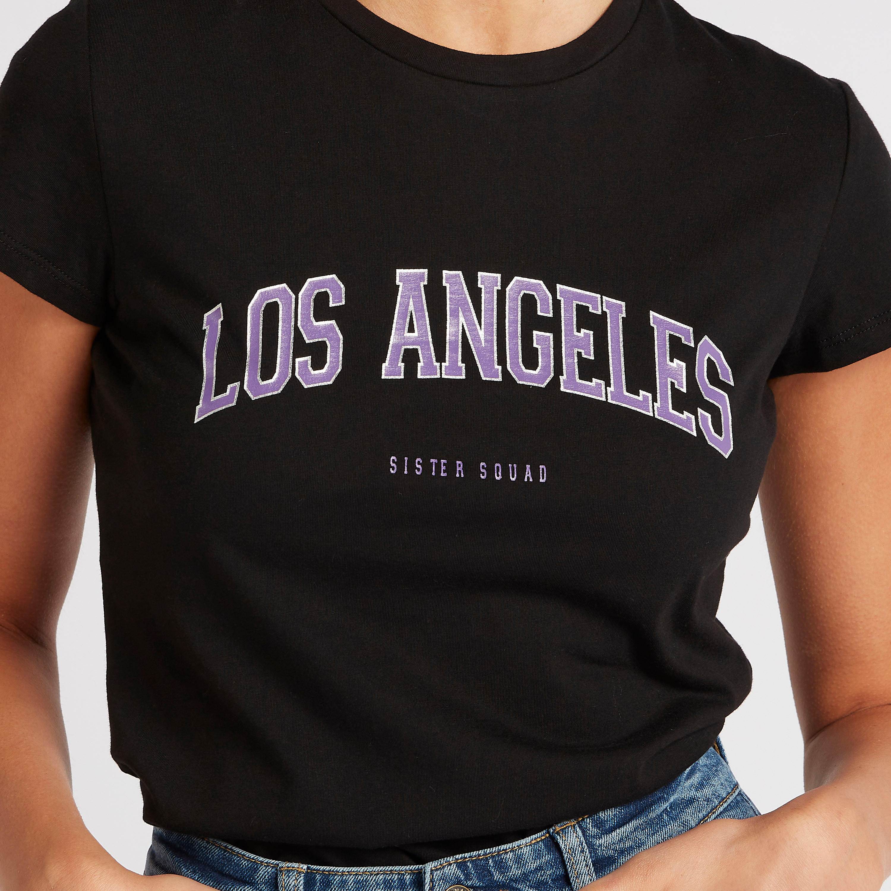 تيشيرت بياقة ضيّقة وأكمام كاب وطبعات-women-clothing-tshirts-image-3