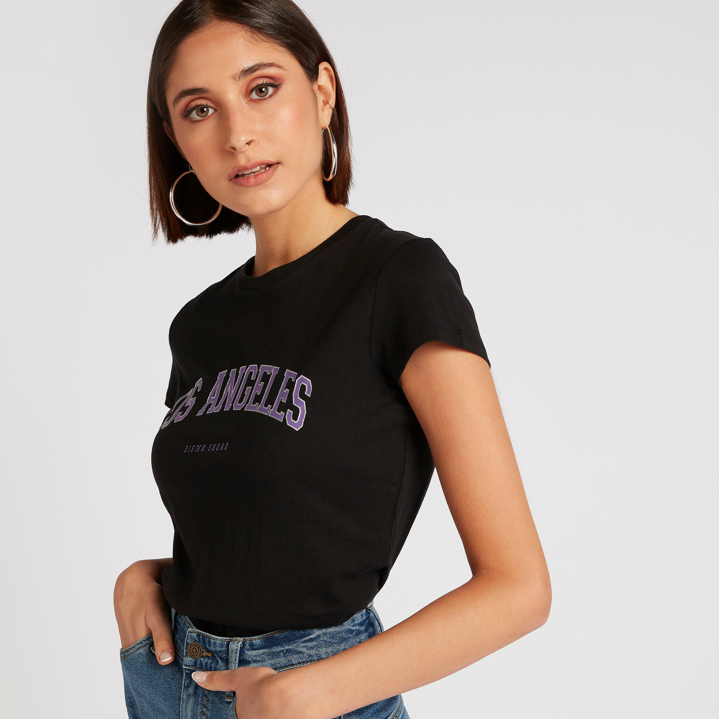 تيشيرت بياقة ضيّقة وأكمام كاب وطبعات-women-clothing-tshirts-image-6